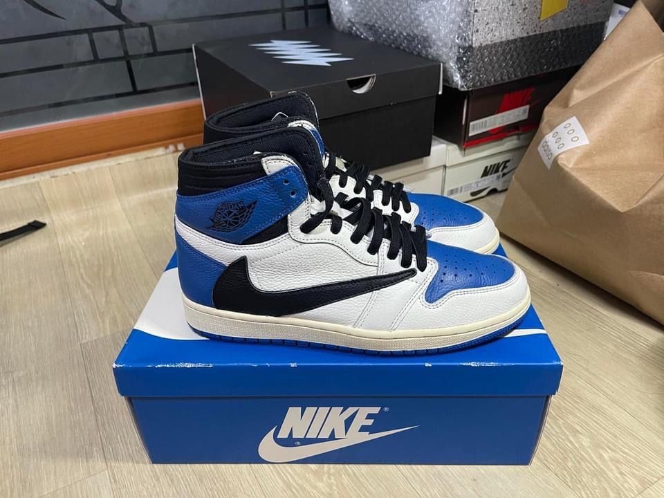 Travis Scott × fragment design × Nike Air Jordan 1 Retro High OG SP "Military Blue"