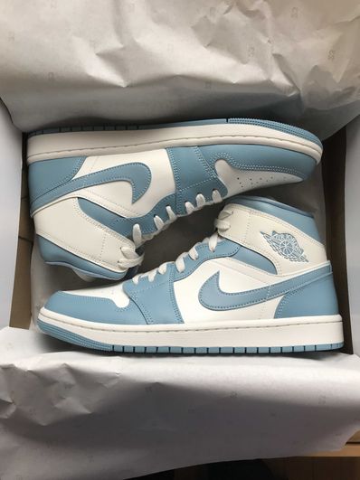 Nike Women's Air Jordan 1 Mid "University Blue"