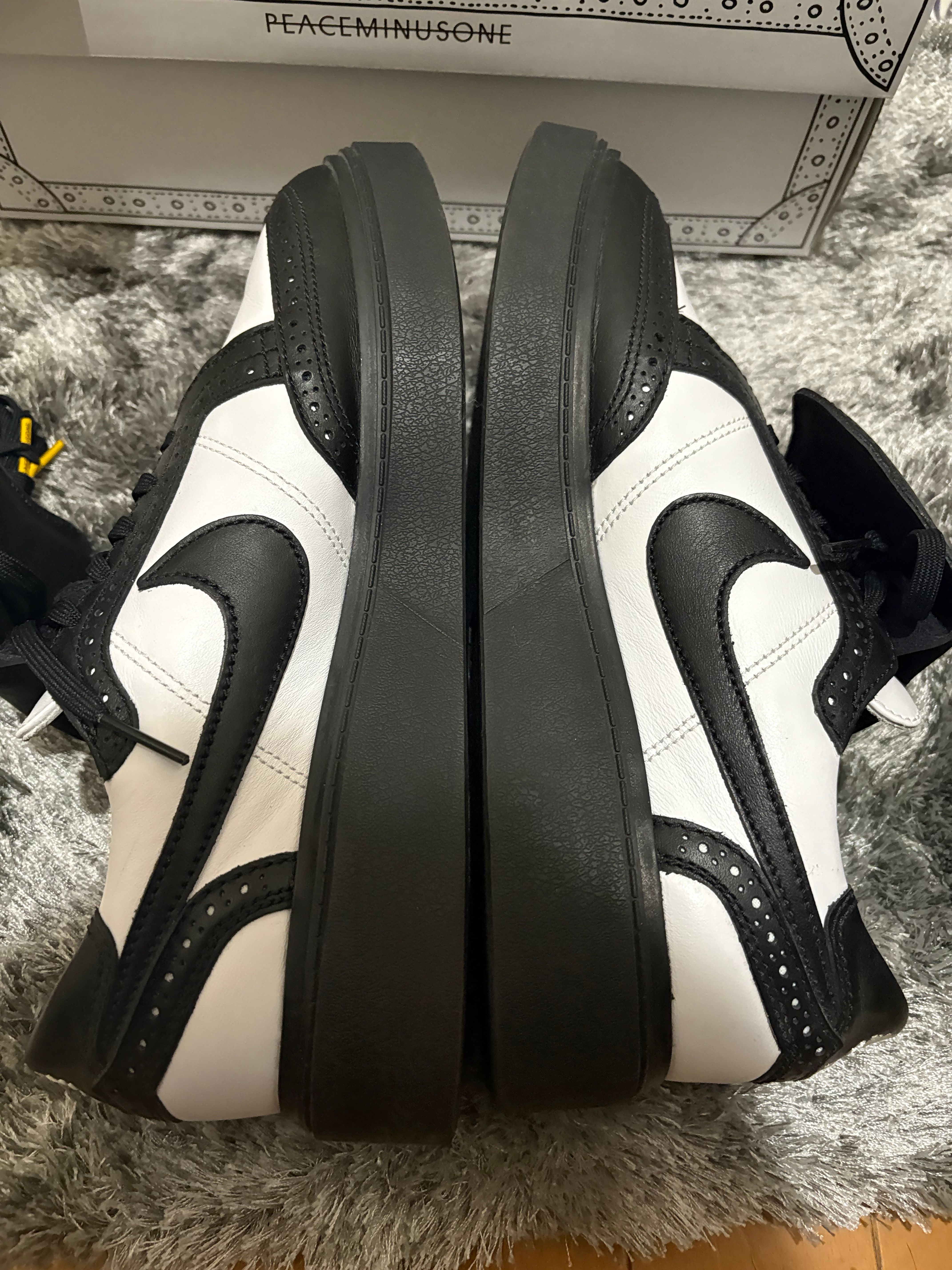 PEACEMINUSONE × Nike Kwondo 1 "Black and White" / G-DRAGON