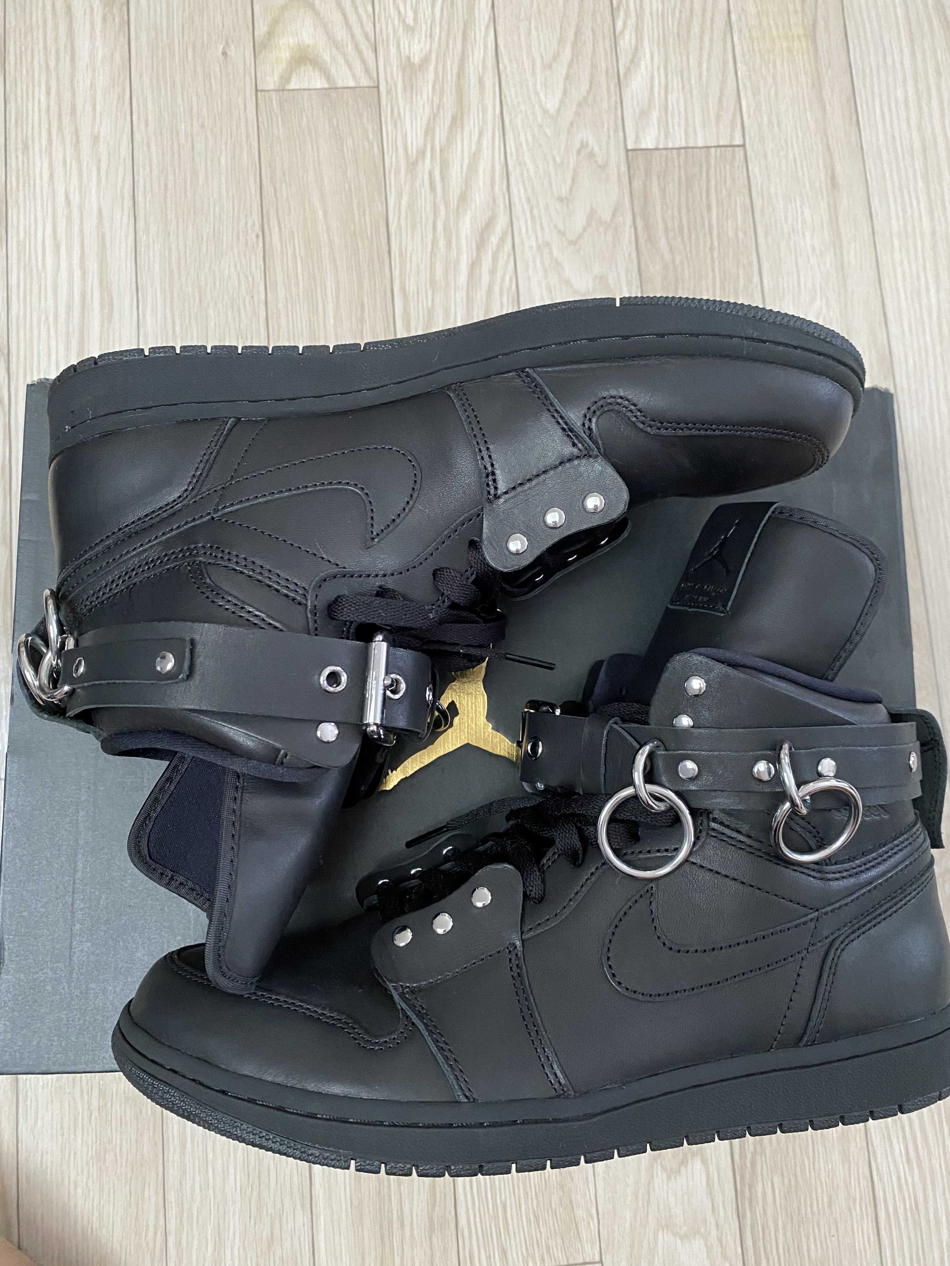 COMME des GARÇONS × Nike Air Jordan 1 High "Black"