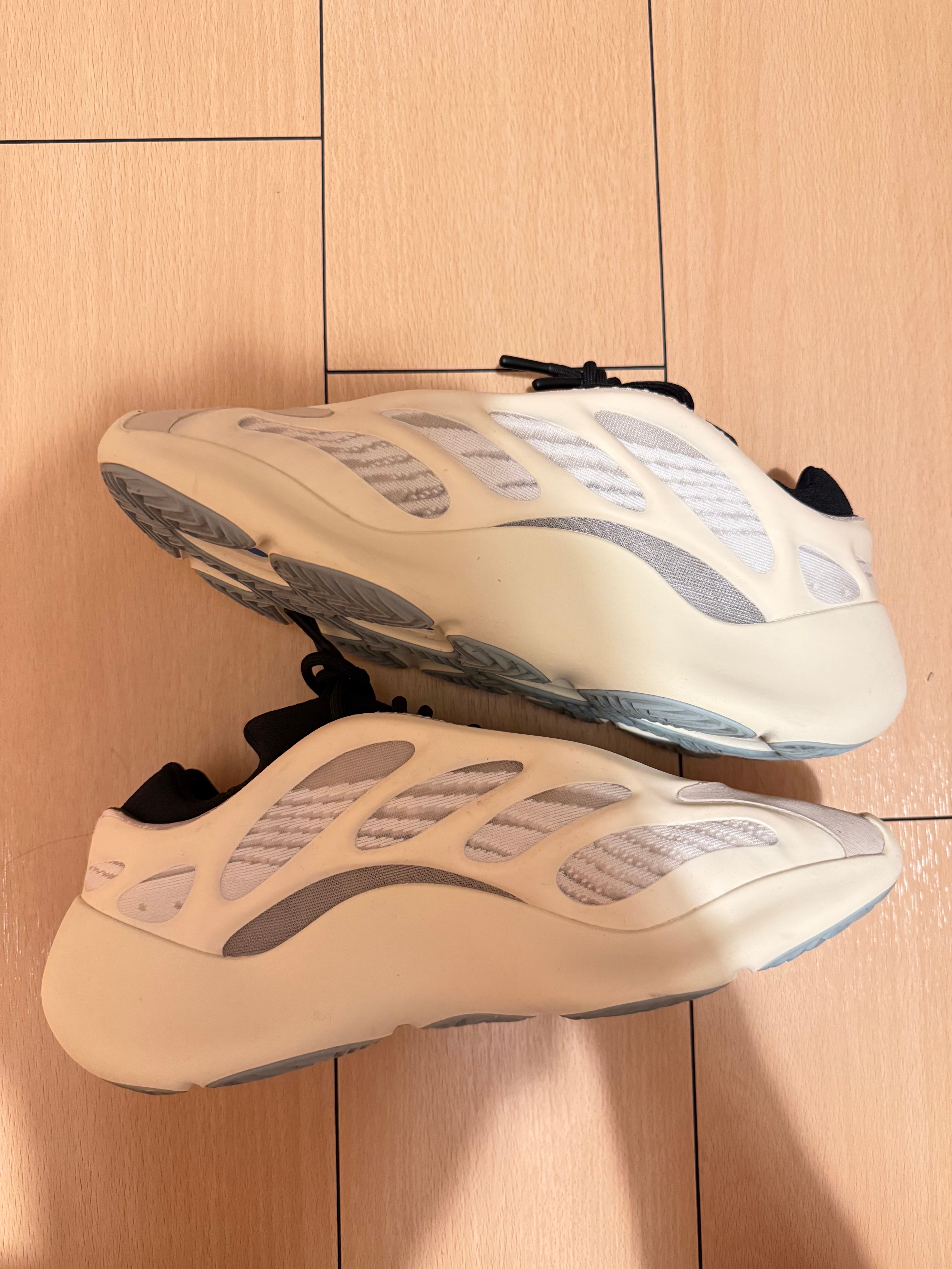 adidas YEEZY 700V3 "Azael"