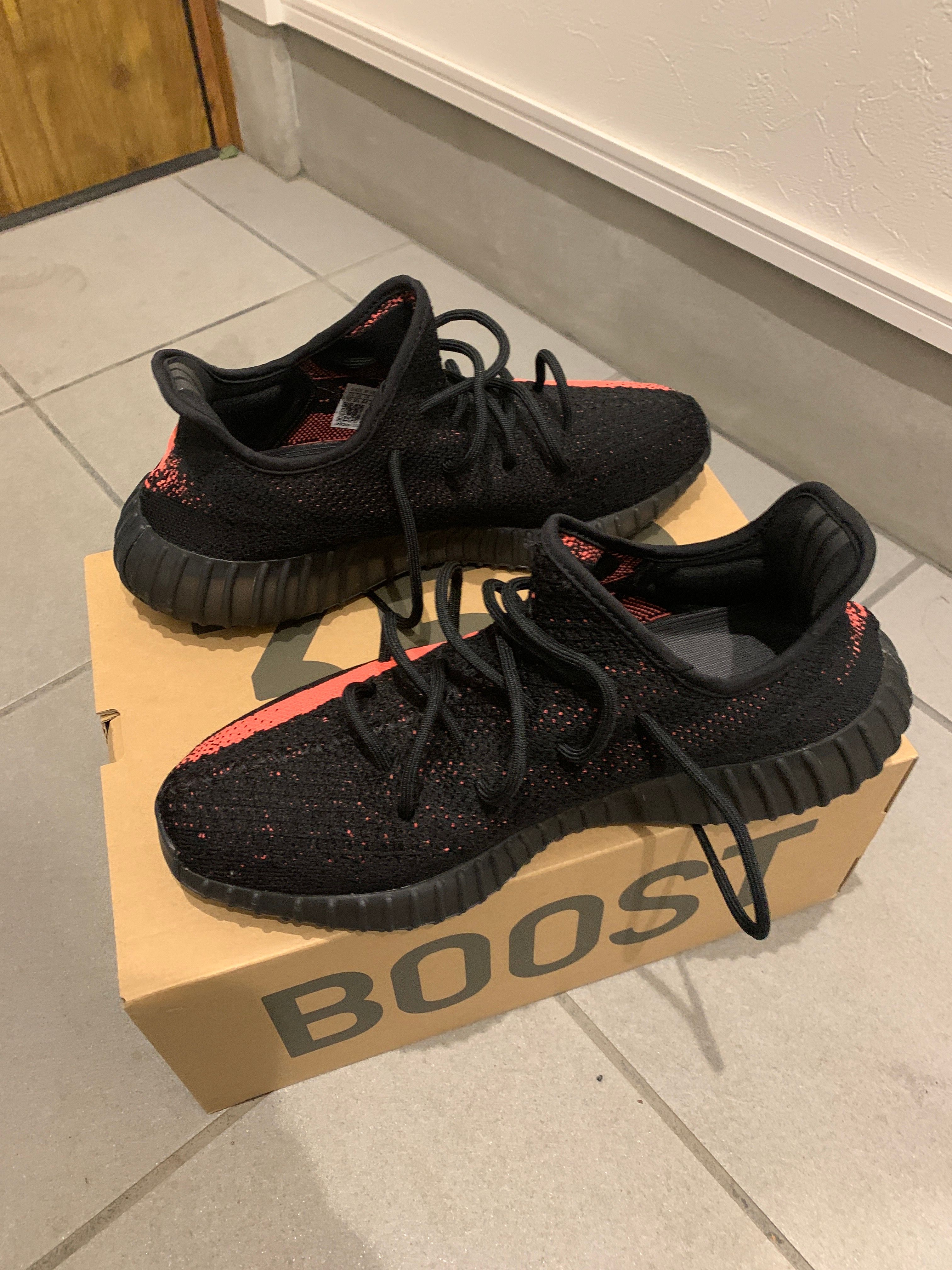 adidas YEEZY Boost 350 V2 "Core Black/Red"