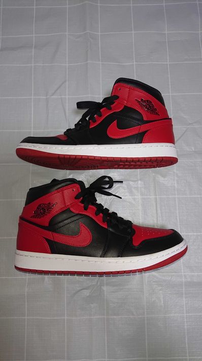 Nike Air Jordan 1 Mid "Bred"