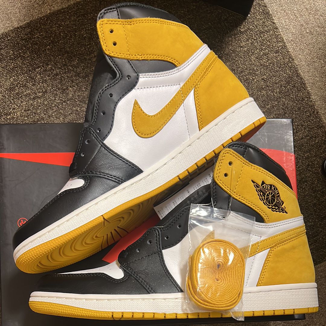Nike Air Jordan 1 Retro High OG "Black Toe/Yellow Ochre"