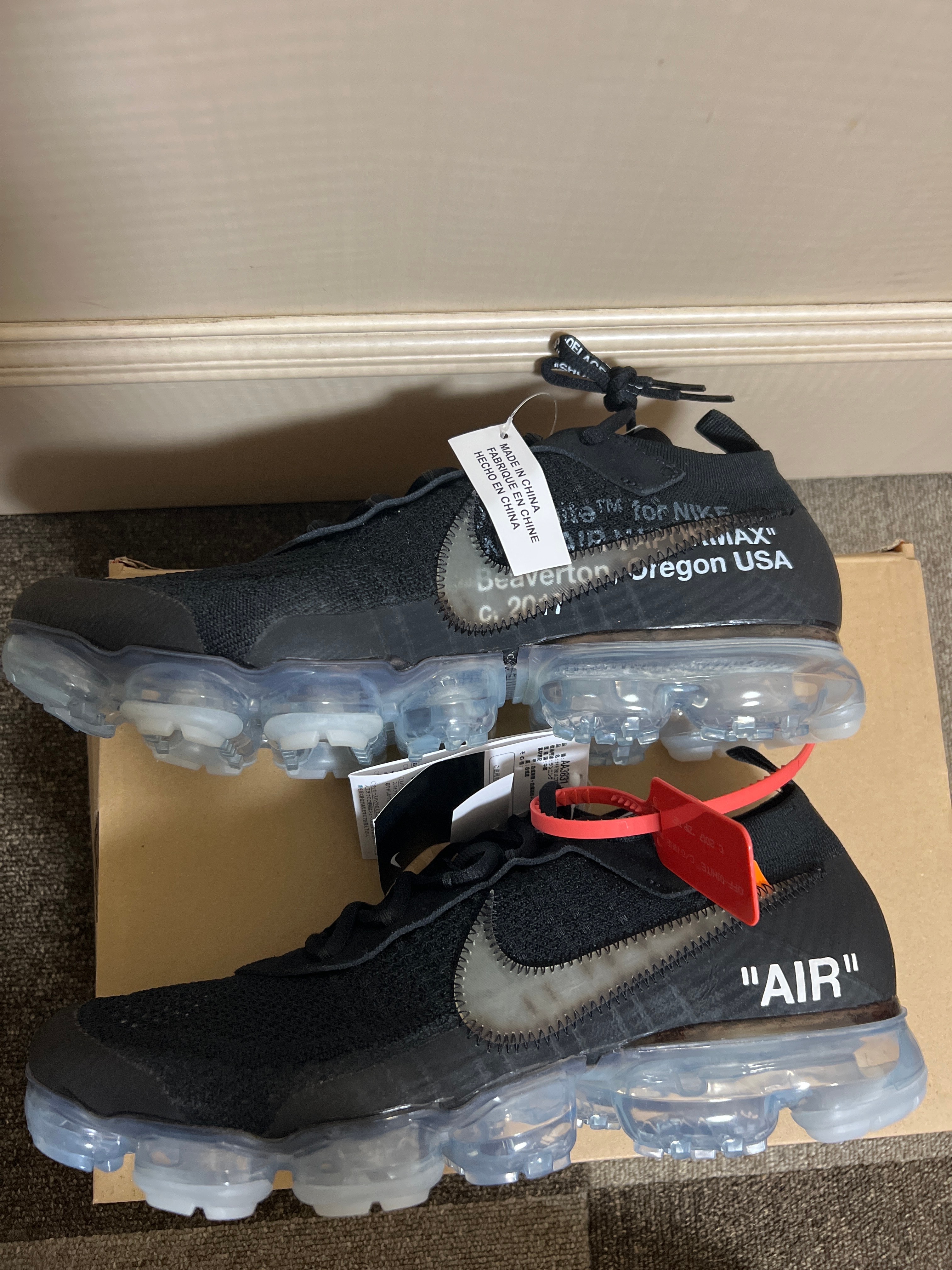 Off-White × Nike Air Vapormax "Black/Total Orange/Clear"