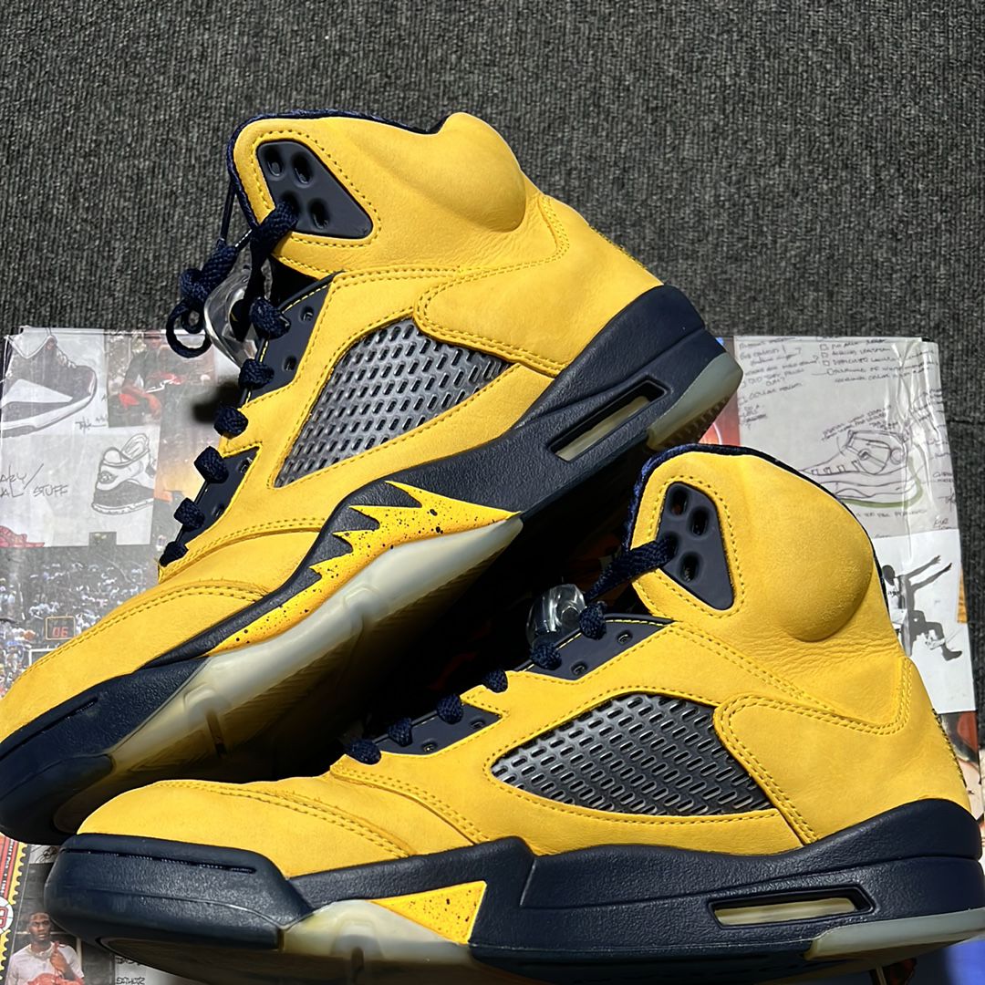 NIKE AIR JORDAN 5 "MICHIGAN"
