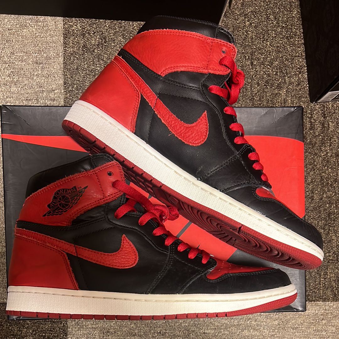 Nike Air Jordan 1 Retro High OG "Bred/Banned" (2016)