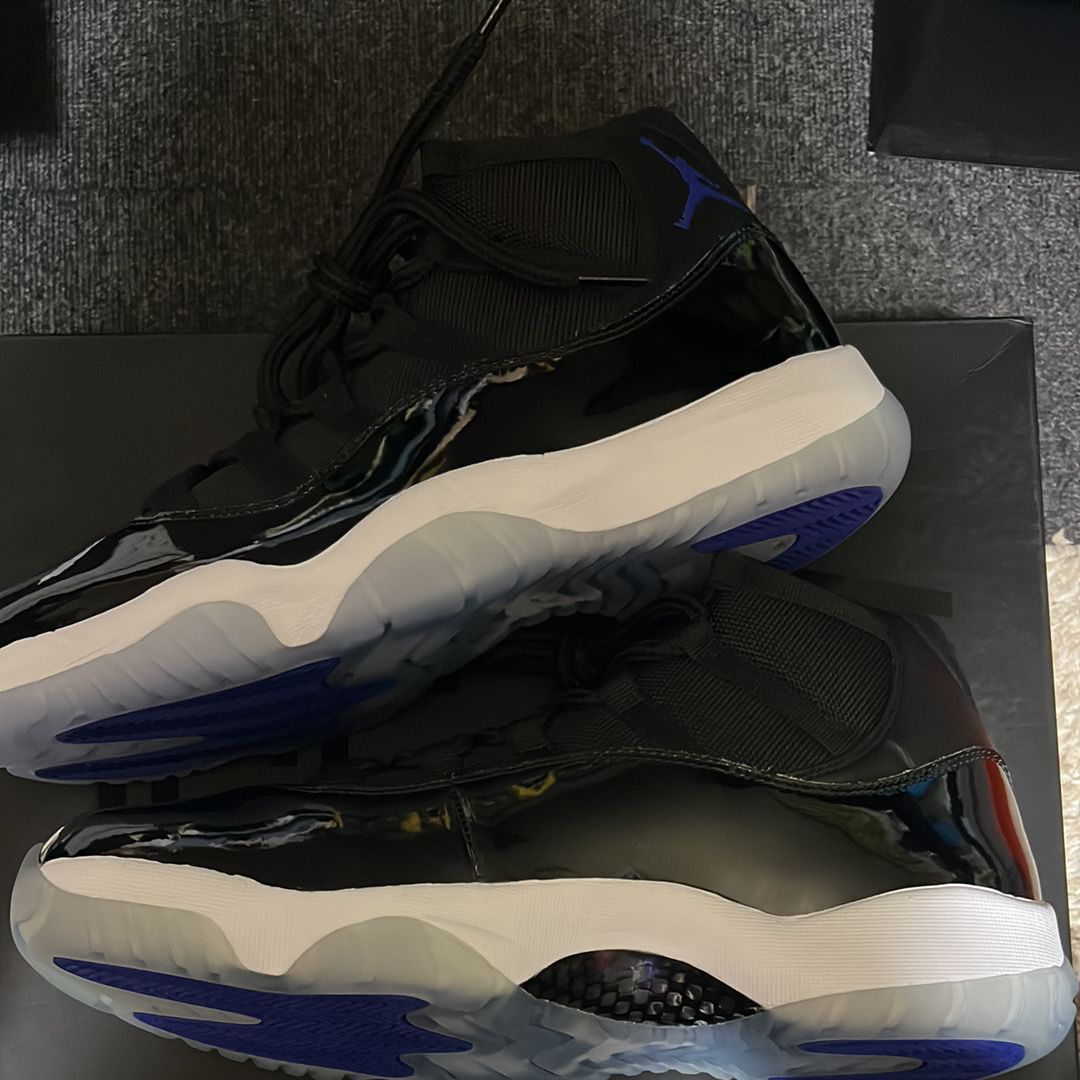 Nike Air Jordan 11 Retro "Space Jam" (2016)