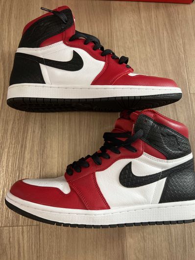 Nike Women's Air Jordan 1 High OG "Satin Red"