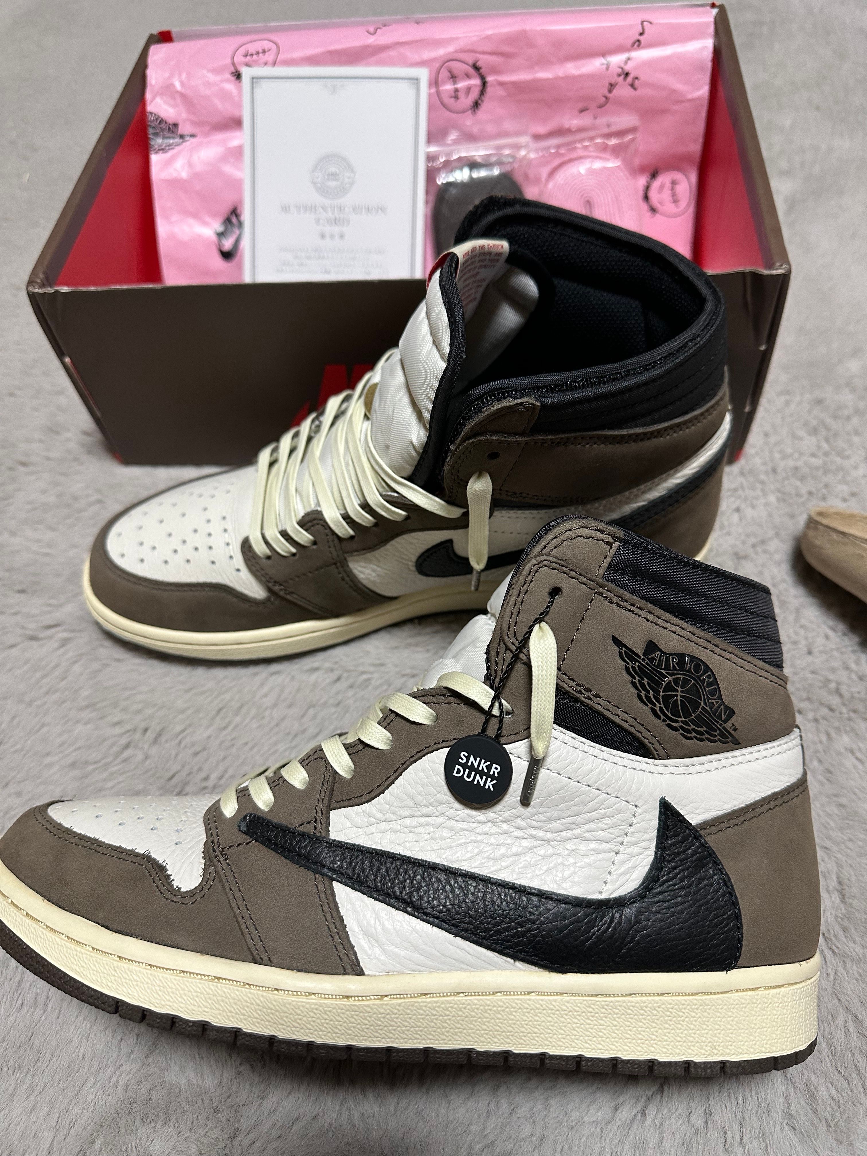 Travis Scott × Nike Air Jordan 1 Retro High OG TS SP "Sail/Dark Mocha"