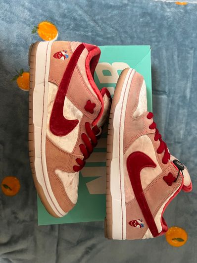 Strangelove × Nike SB Dunk Low "Valentine’s Day"