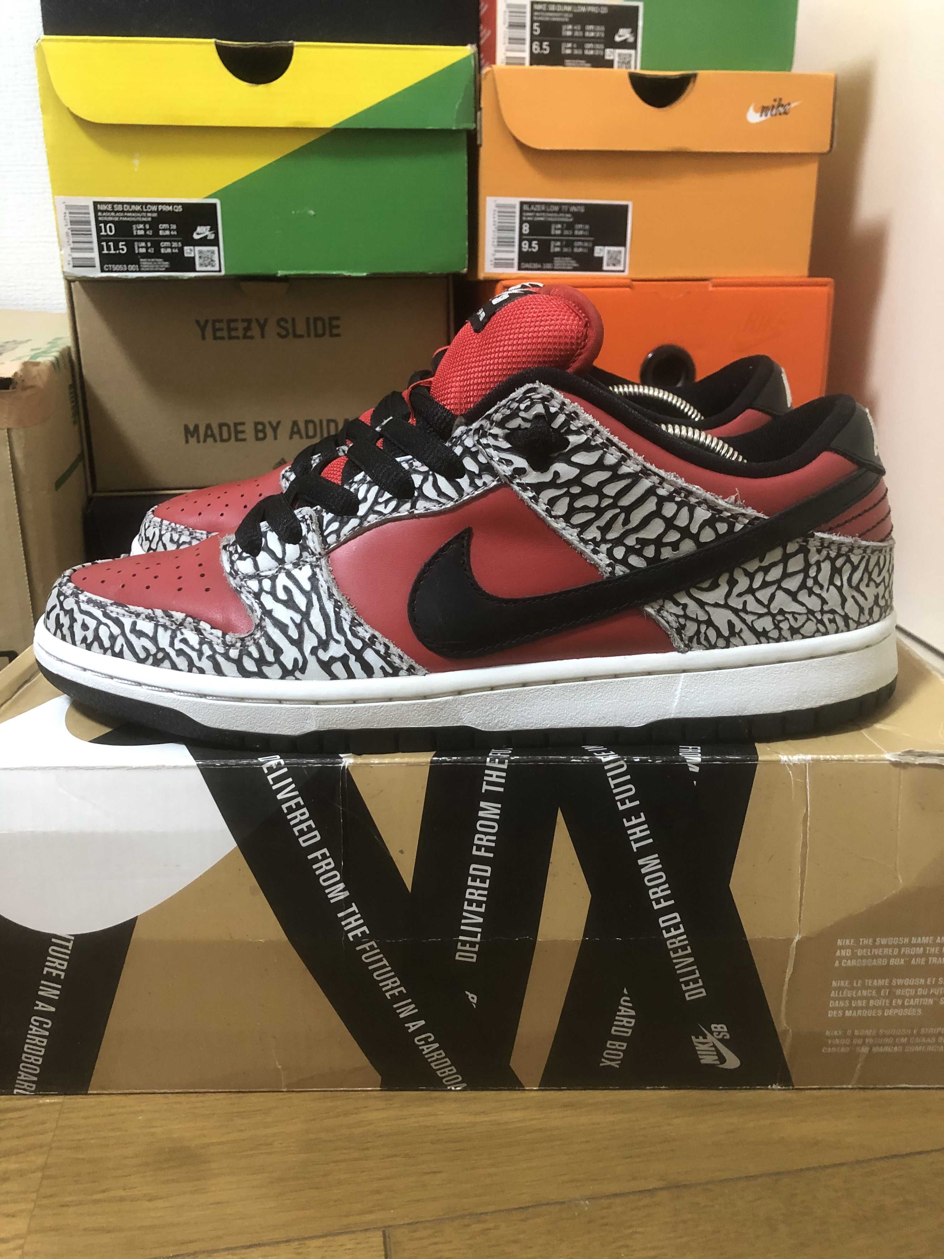 Supreme × Nike SB Dunk Low "Red Cement"(2012)