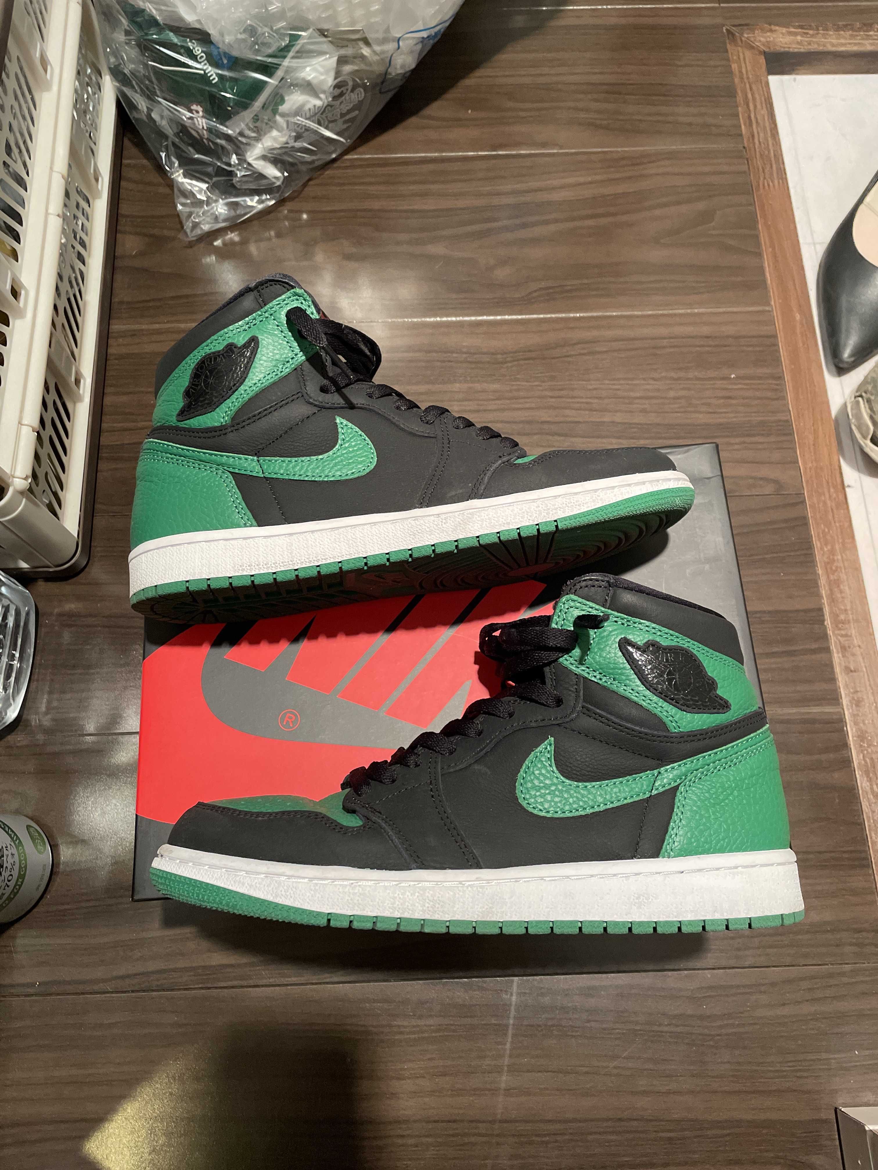 Nike Air Jordan 1 Retro High OG "Black/Pine Green" (2020)