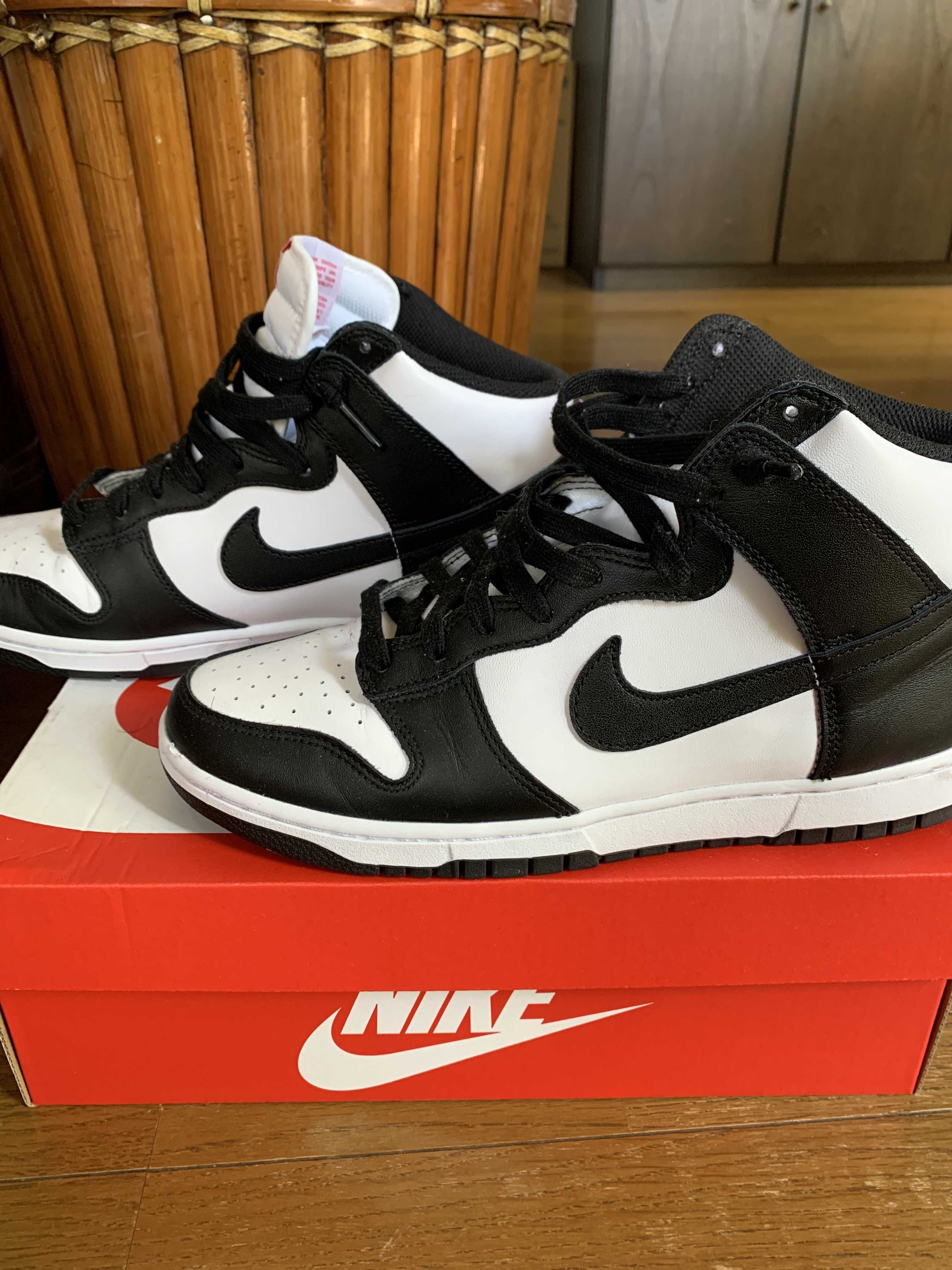 Nike Dunk High "Black and White"
