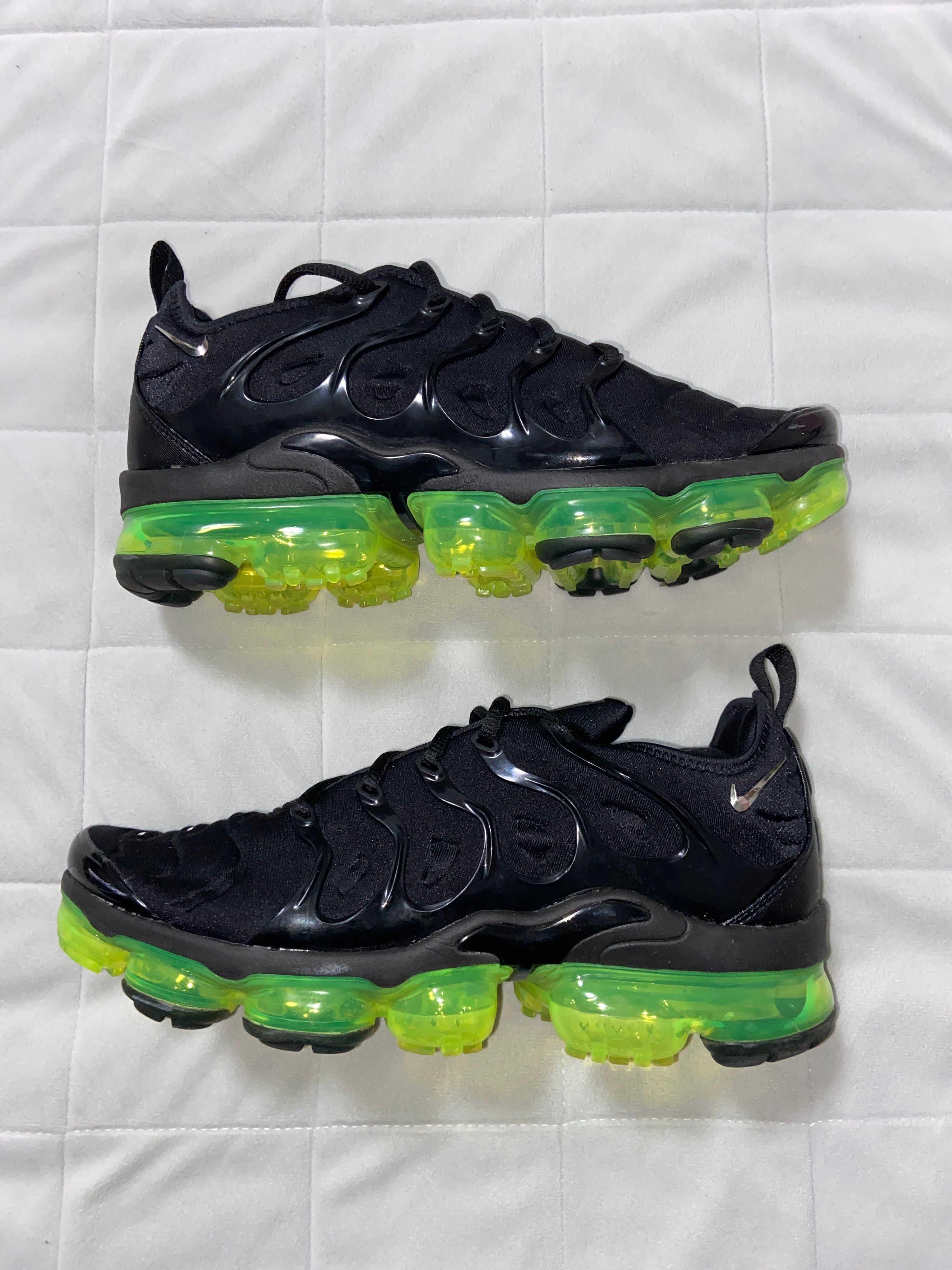 Nike Air Vapormax Plus "Black/Volt Sole"