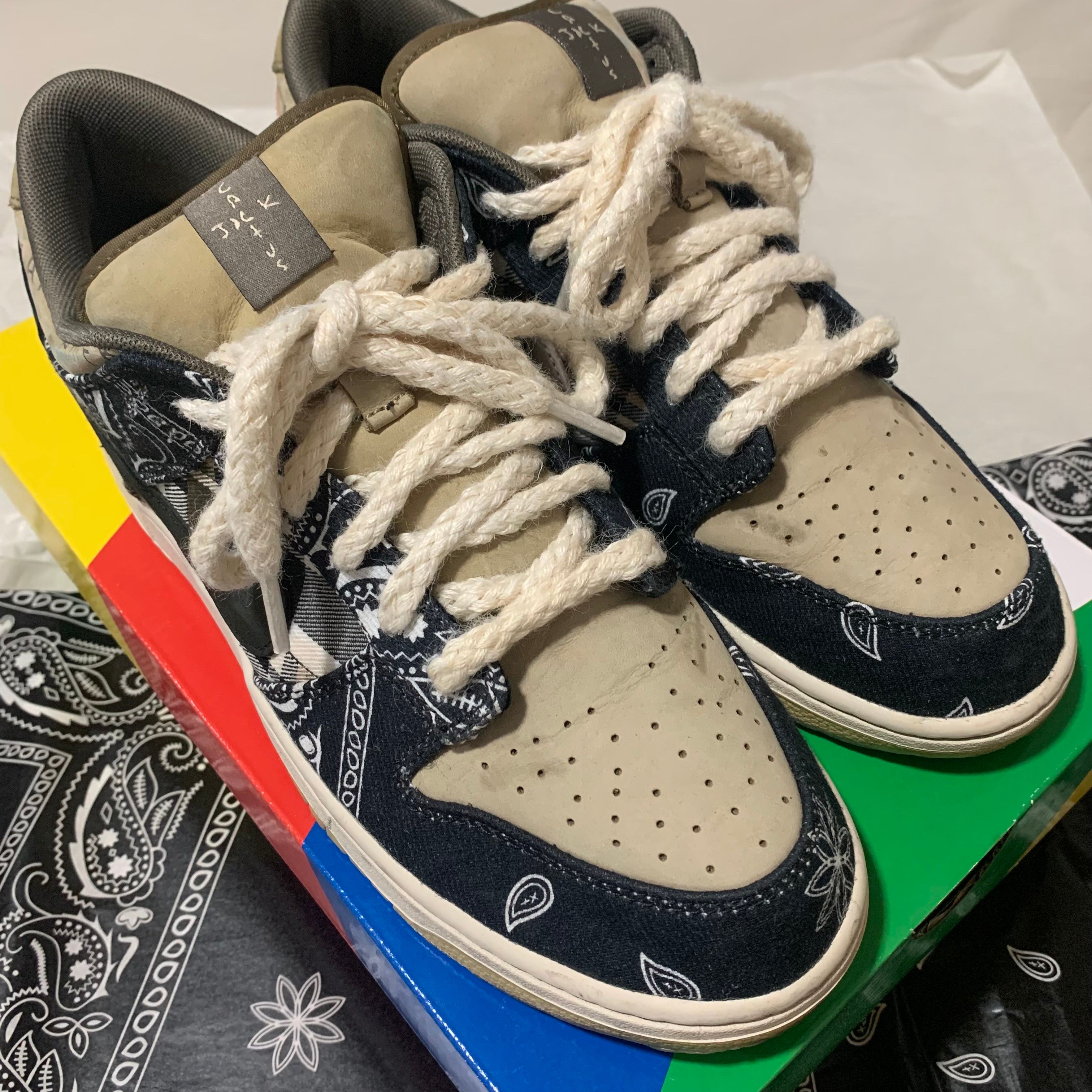 Travis Scott × Nike SB Dunk Low "Black/Parachute Beige"