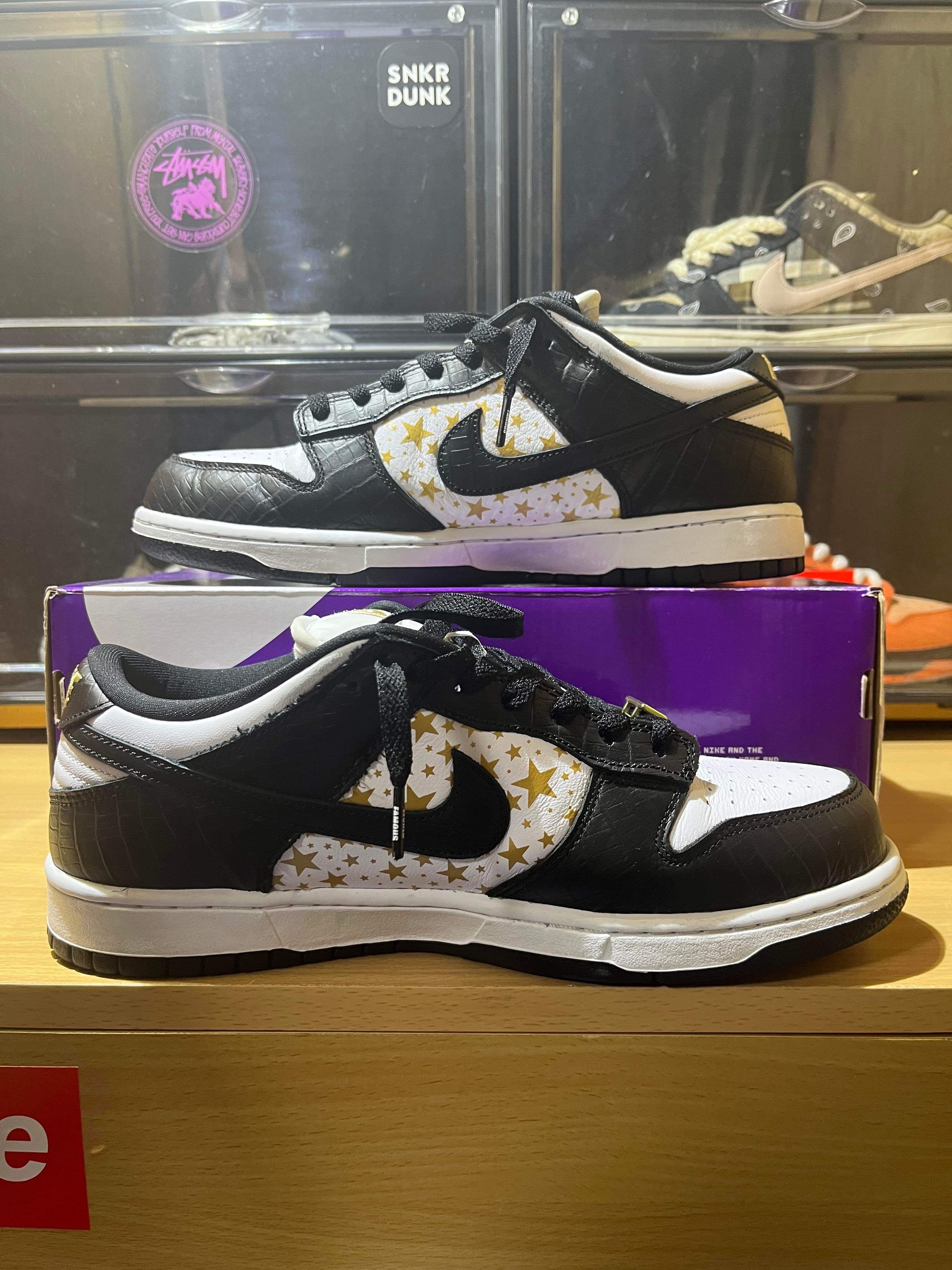 Supreme × Nike SB Dunk Low OG QS Gold Stars "White/Black"
