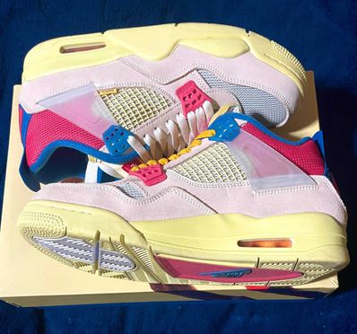 UNION × Nike Air Jordan 4 SP "Guava Ice/Light Fusion Red"