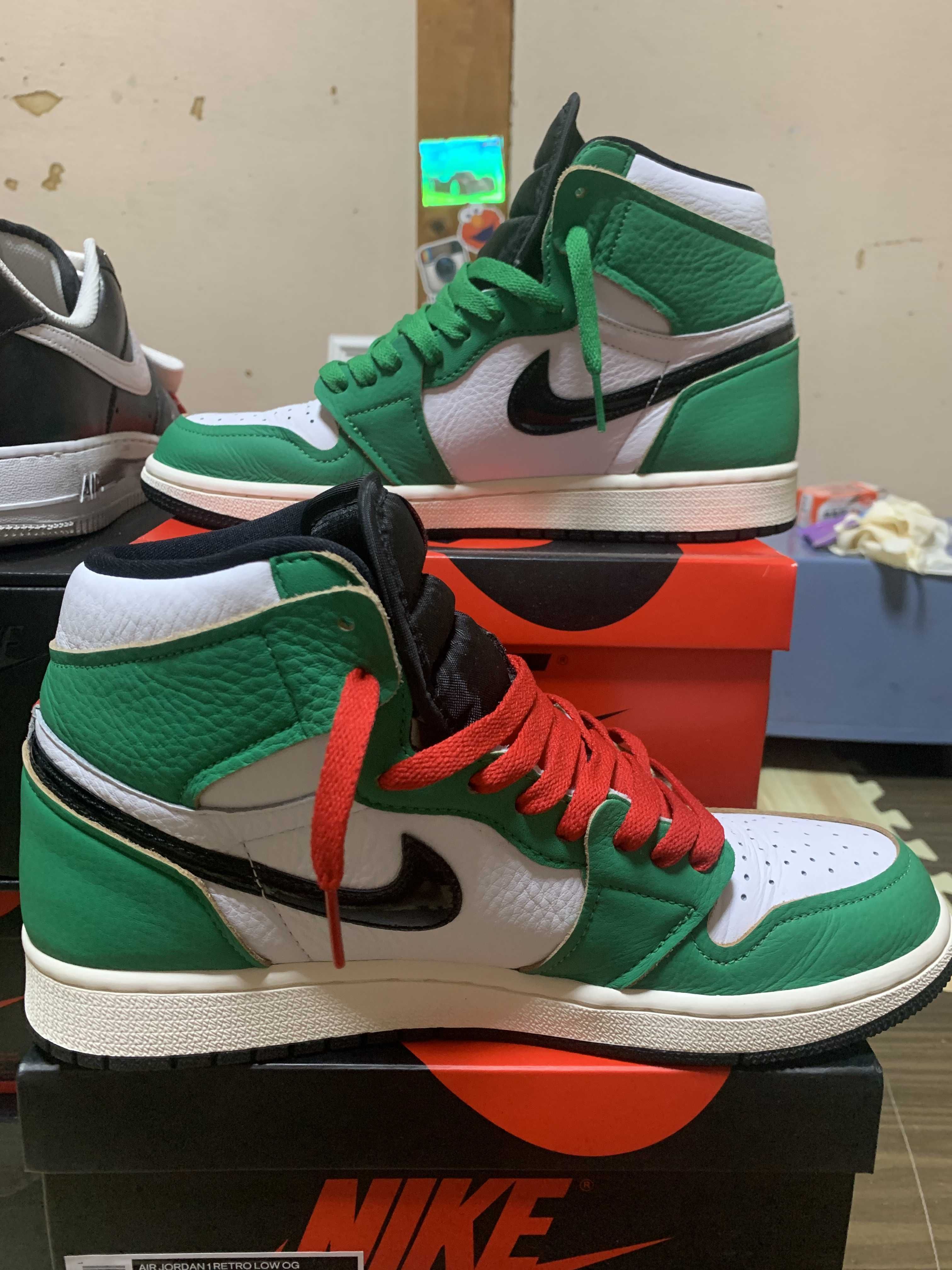 Nike Women's Air Jordan 1 High OG "Lucky Green/White-Sail-Black"