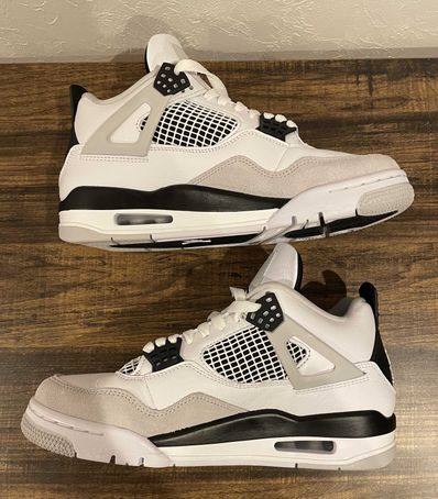 Nike Air Jordan 4 "Military Black"