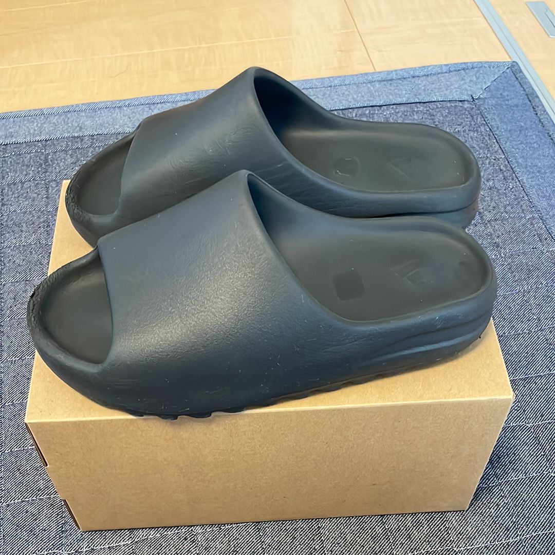 イージー スライド(YEEZY Slide)/イージー 人気の新作を安心売買