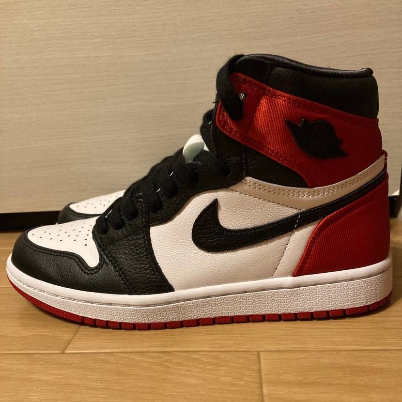 Nike Women's Air Jordan 1 Retro High "Satin Black Toe"