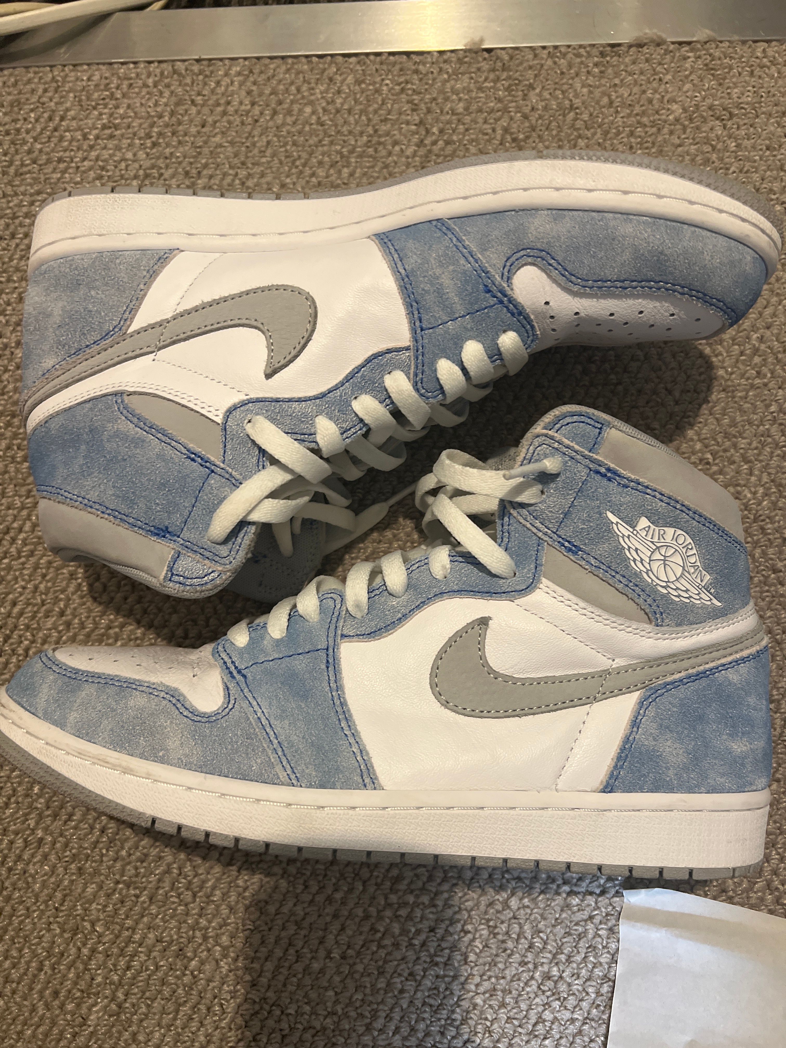 Nike Air Jordan 1 High OG "Hyper Royal"