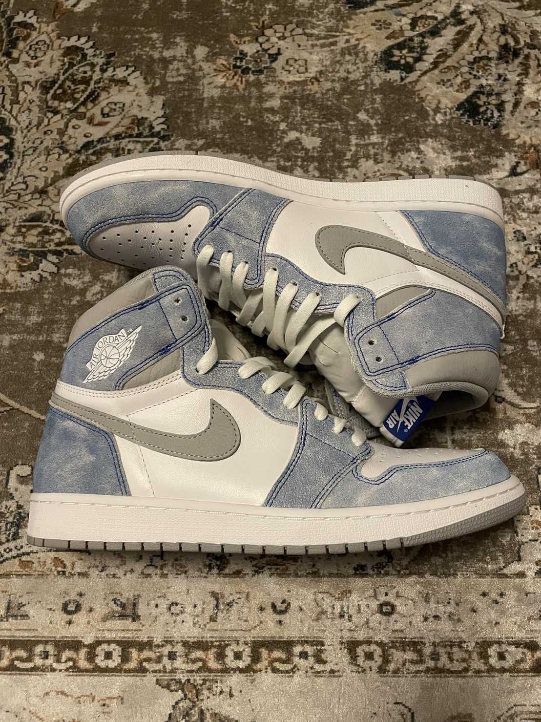 Nike Air Jordan 1 High OG "Hyper Royal"