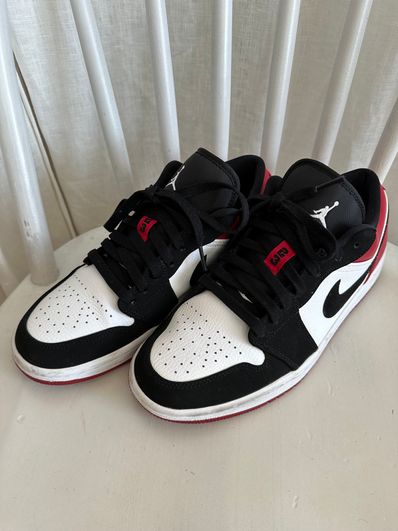 Nike Air Jordan 1 Low "Black Toe"