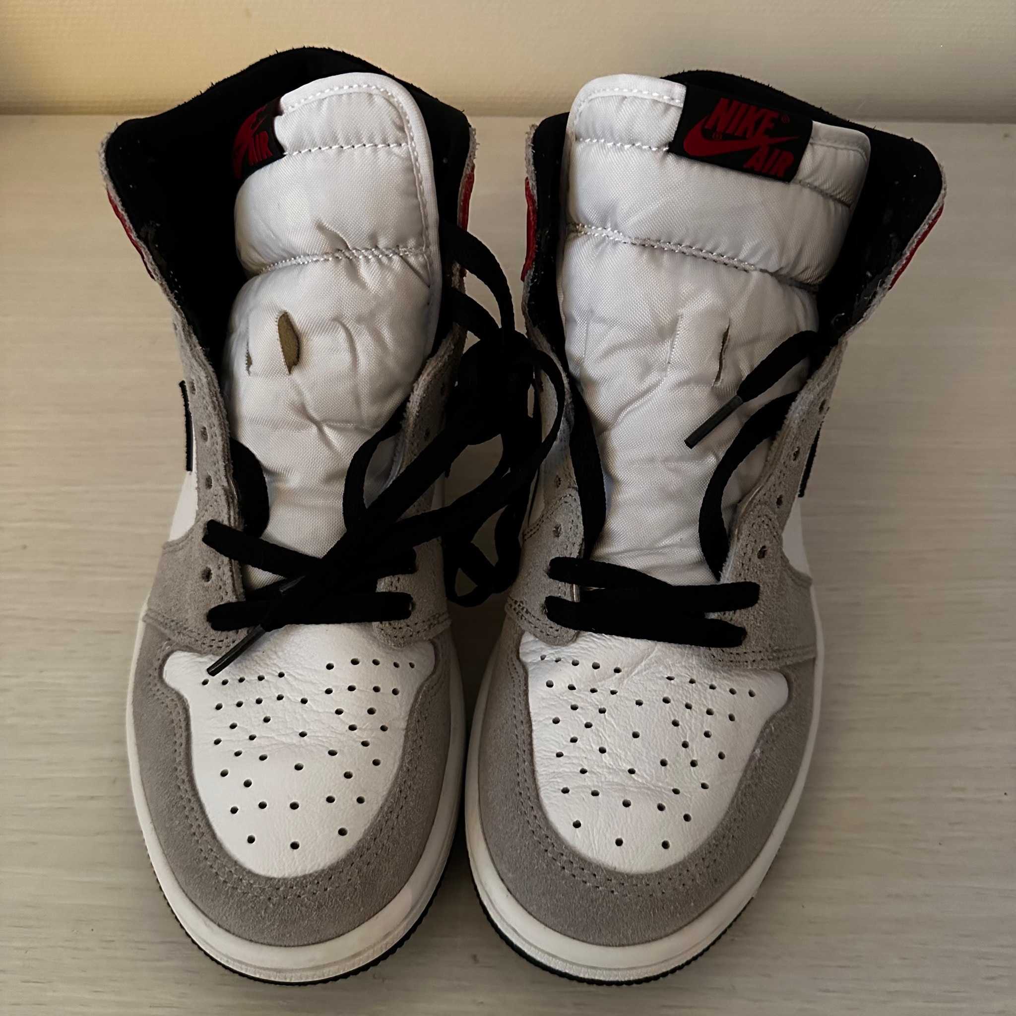 Nike Air Jordan 1 High OG "White/Black/Light Smoke Grey"