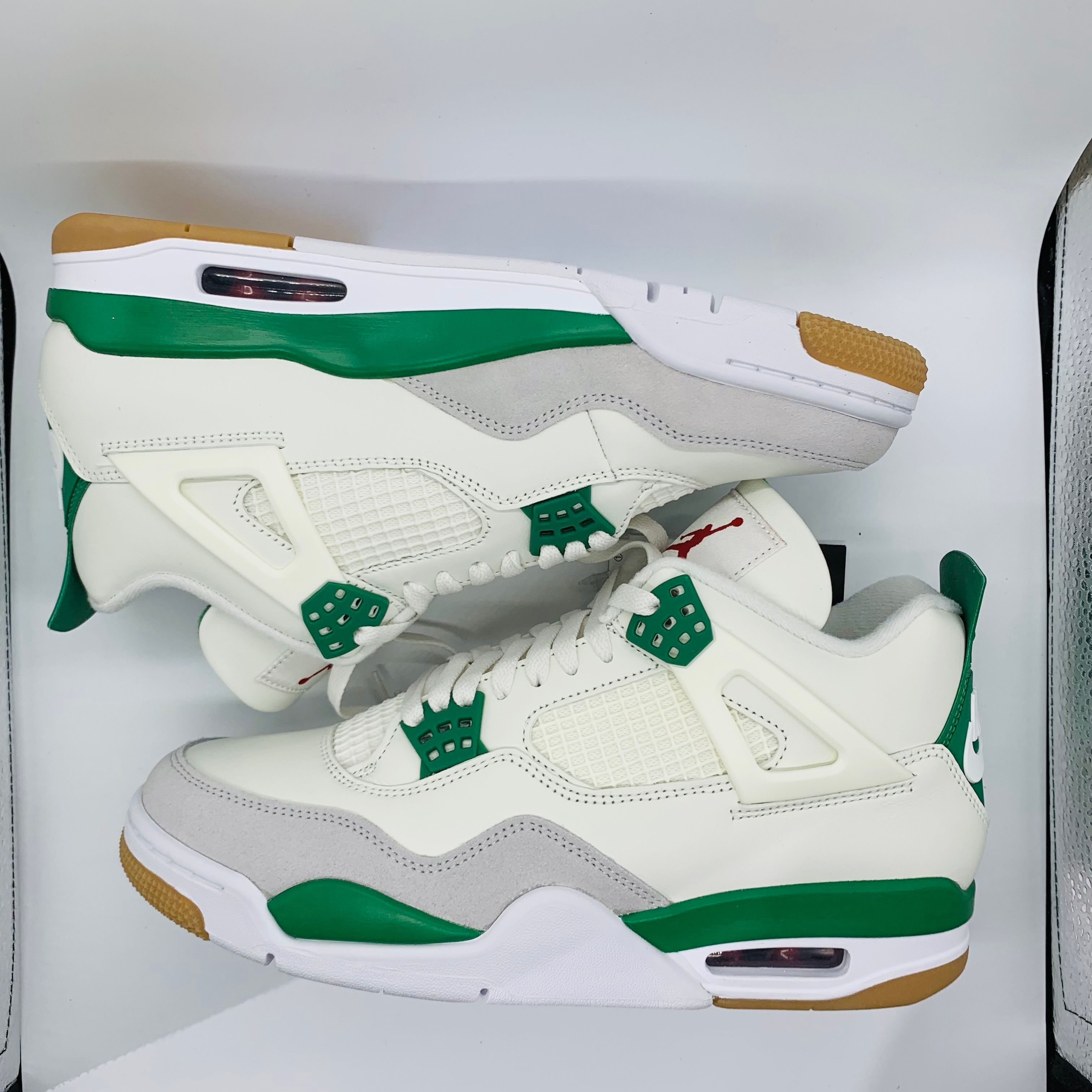 Nike SB × Air Jordan 4 Retro SP "Pine Green"