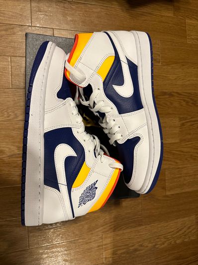 NIKE AIR JORDAN 1 MID "WHITE/NAVY/YELLOW"
