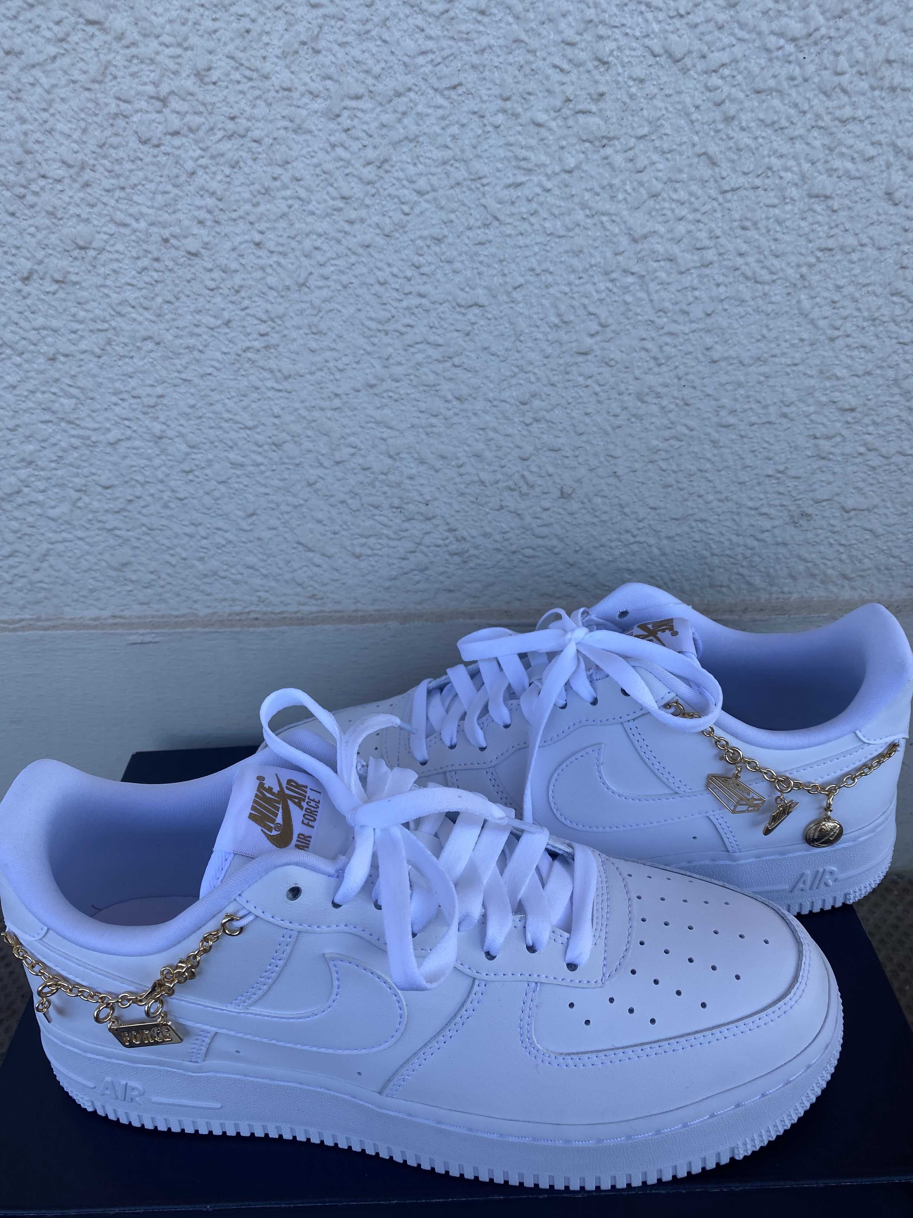 Nike Women's Air Force 1 Low "White Pendats"