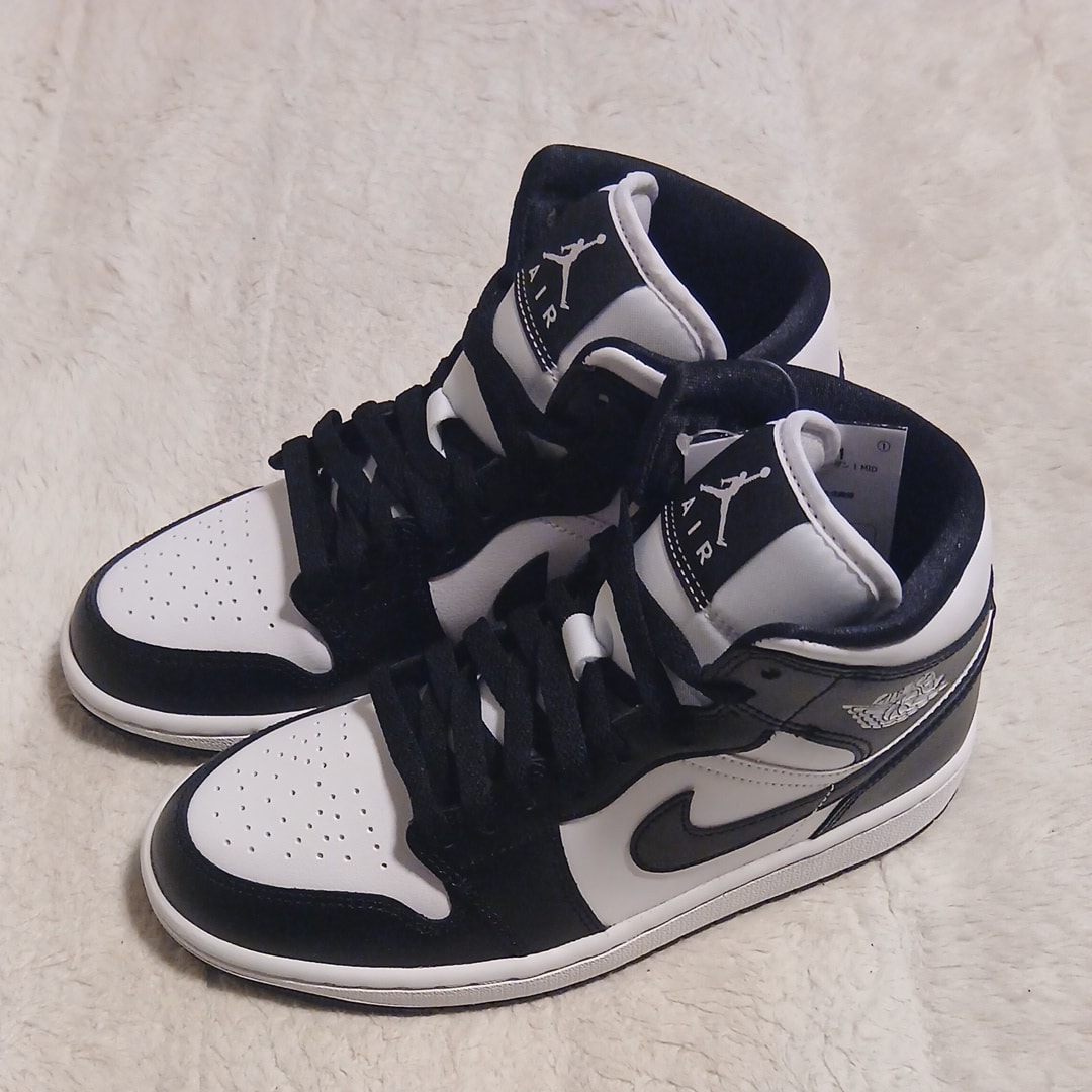 Nike Women's Air Jordan 1 Mid "Black/White"
