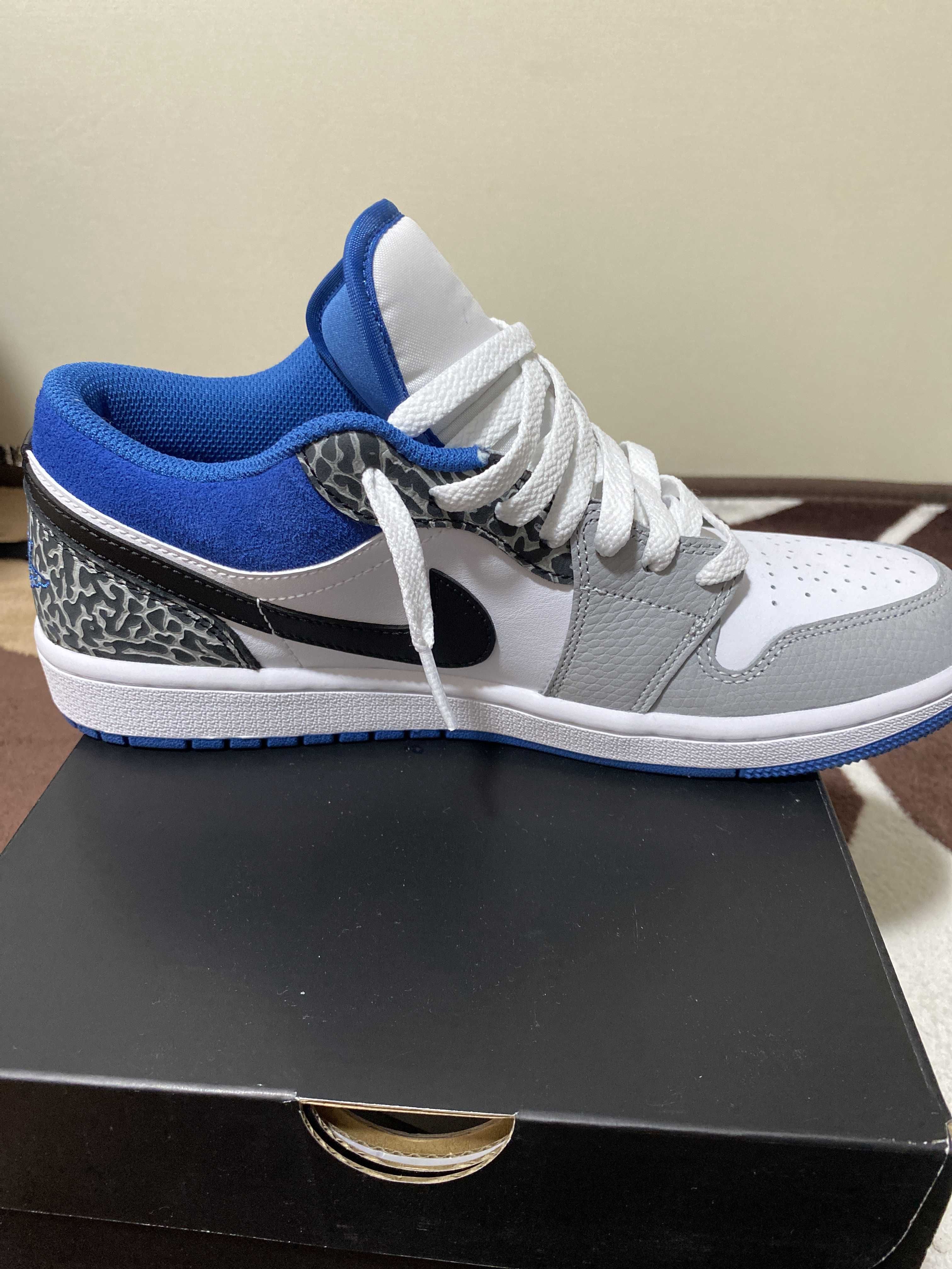 Nike Air Jordan 1 Low "True Blue"