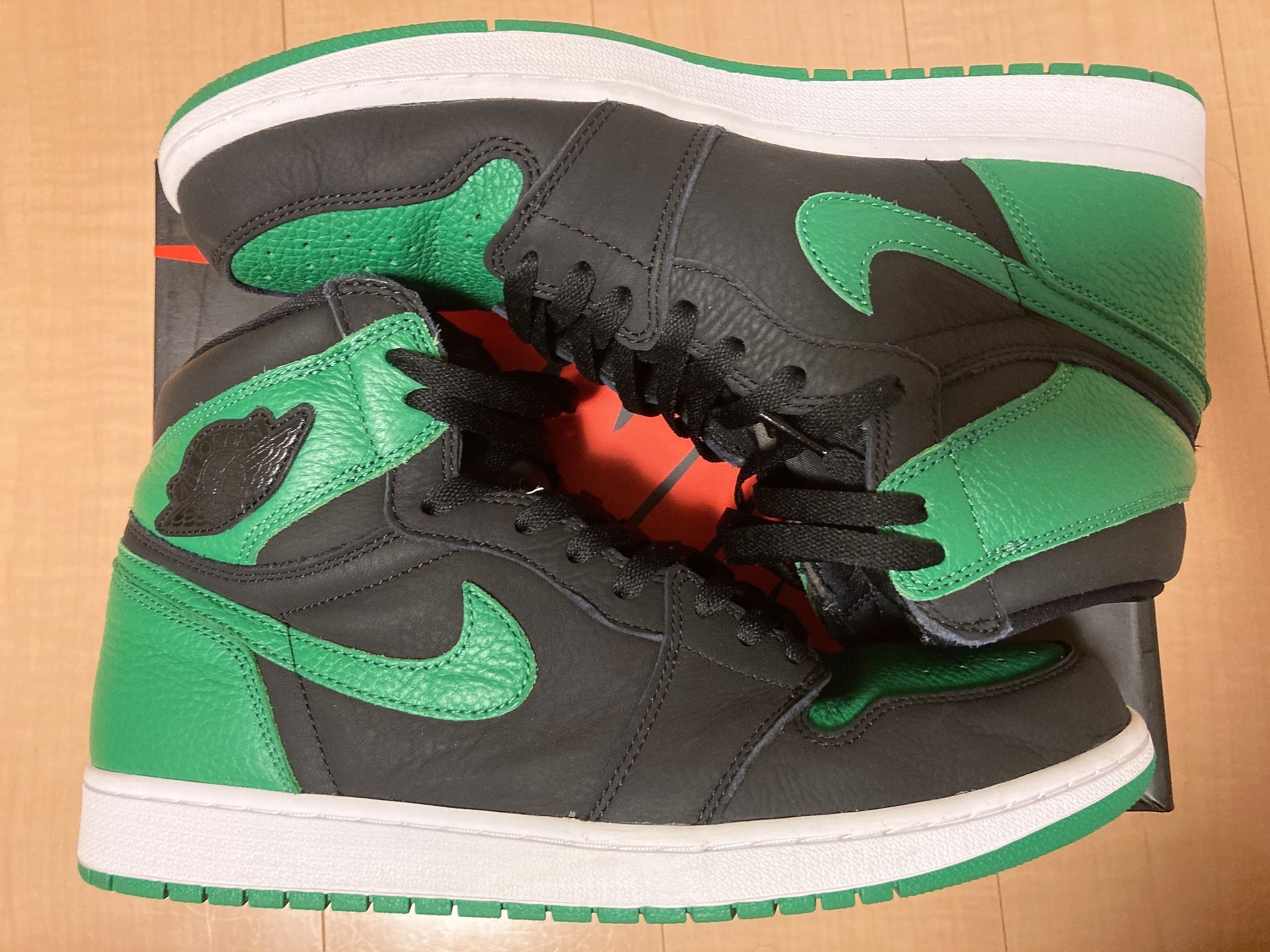 Nike Air Jordan 1 Retro High OG "Black/Pine Green" (2020)      