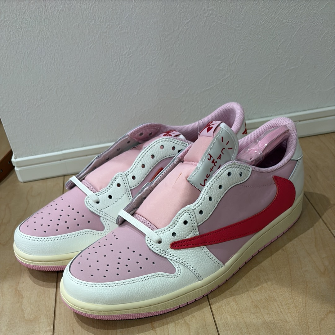 トラヴィススコット × ナイキ エアジョーダン1 レトロ ロー OG 