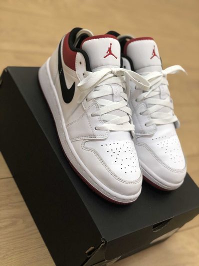 NIKE GS AIR JORDAN 1 LOW "WHITE/UNIVERSITY RED/BLACK"