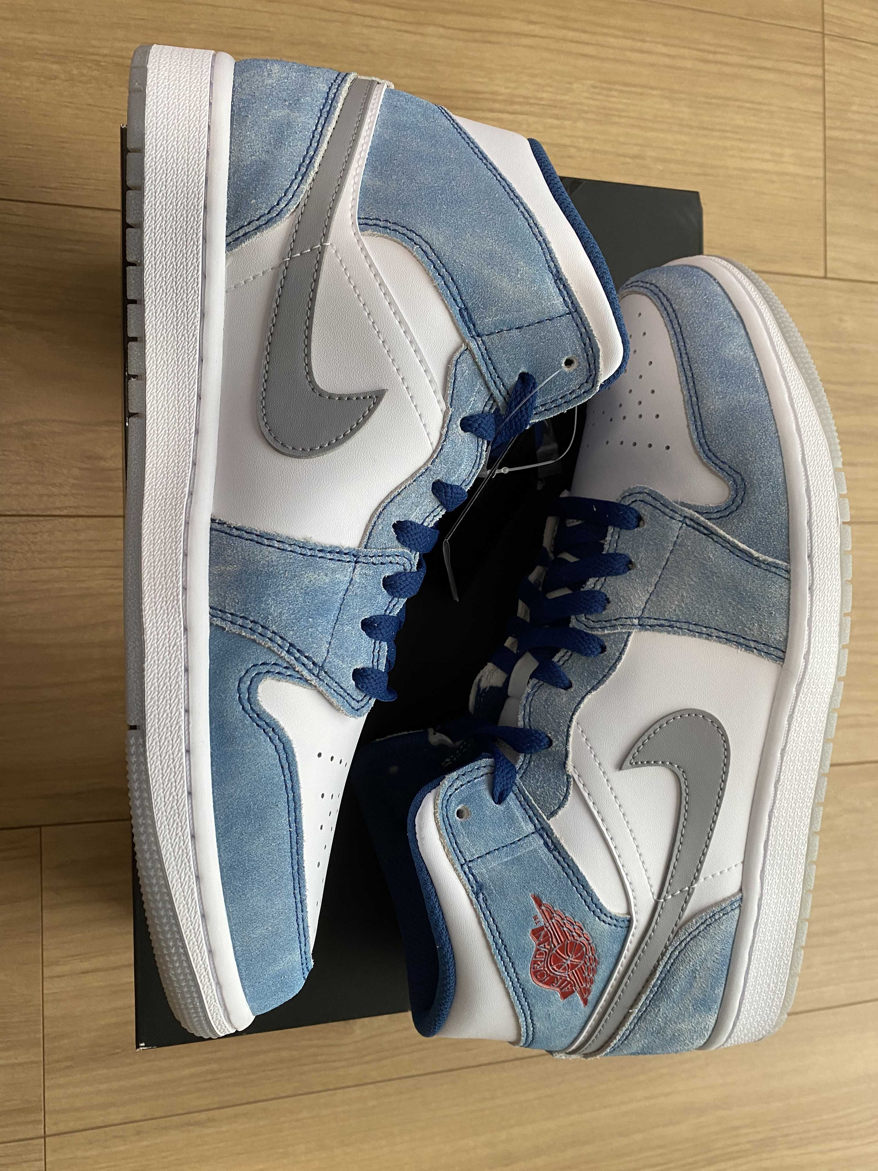 Nike Air Jordan 1 Mid SE "White/Hyper Royal/Red"