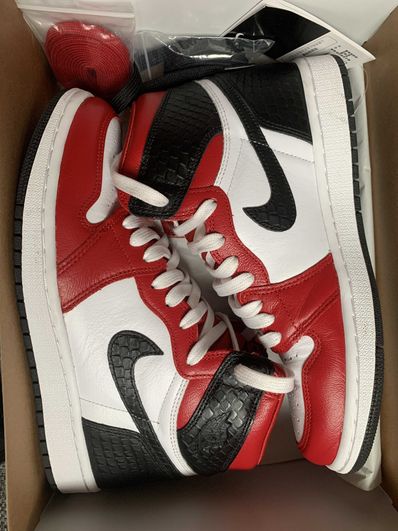 Nike Women's Air Jordan 1 High OG "Satin Red"