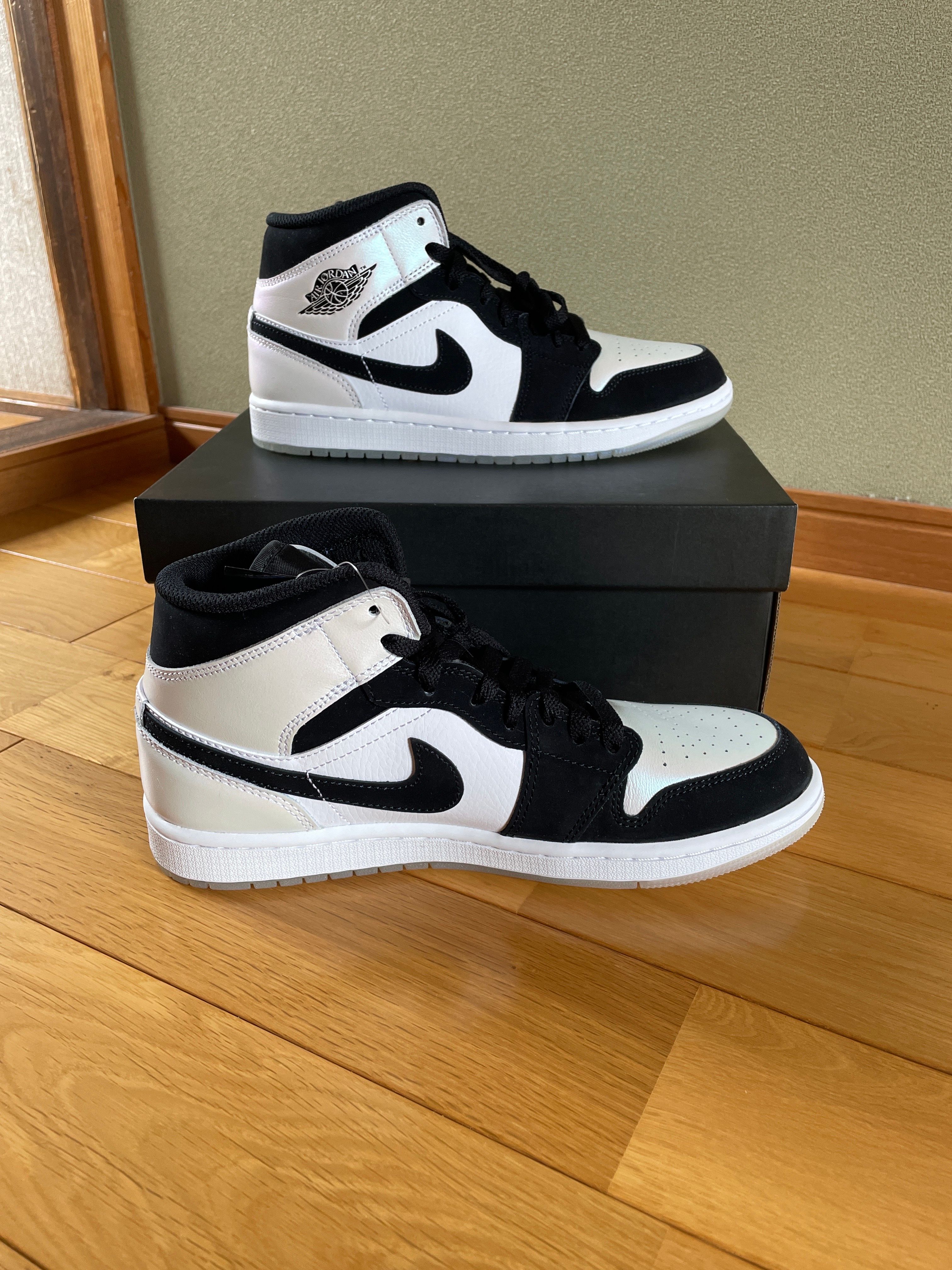 Nike Air Jordan 1 Mid "Omega/Black/White"