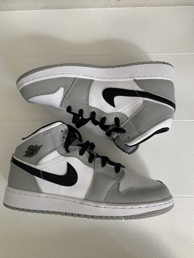 Nike GS Air Jordan 1 Mid "Light Smoke Grey/Black/White"