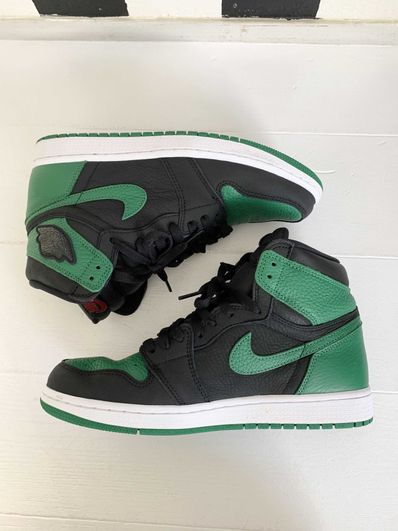 Nike Air Jordan 1 Retro High OG "Black/Pine Green" (2020)
