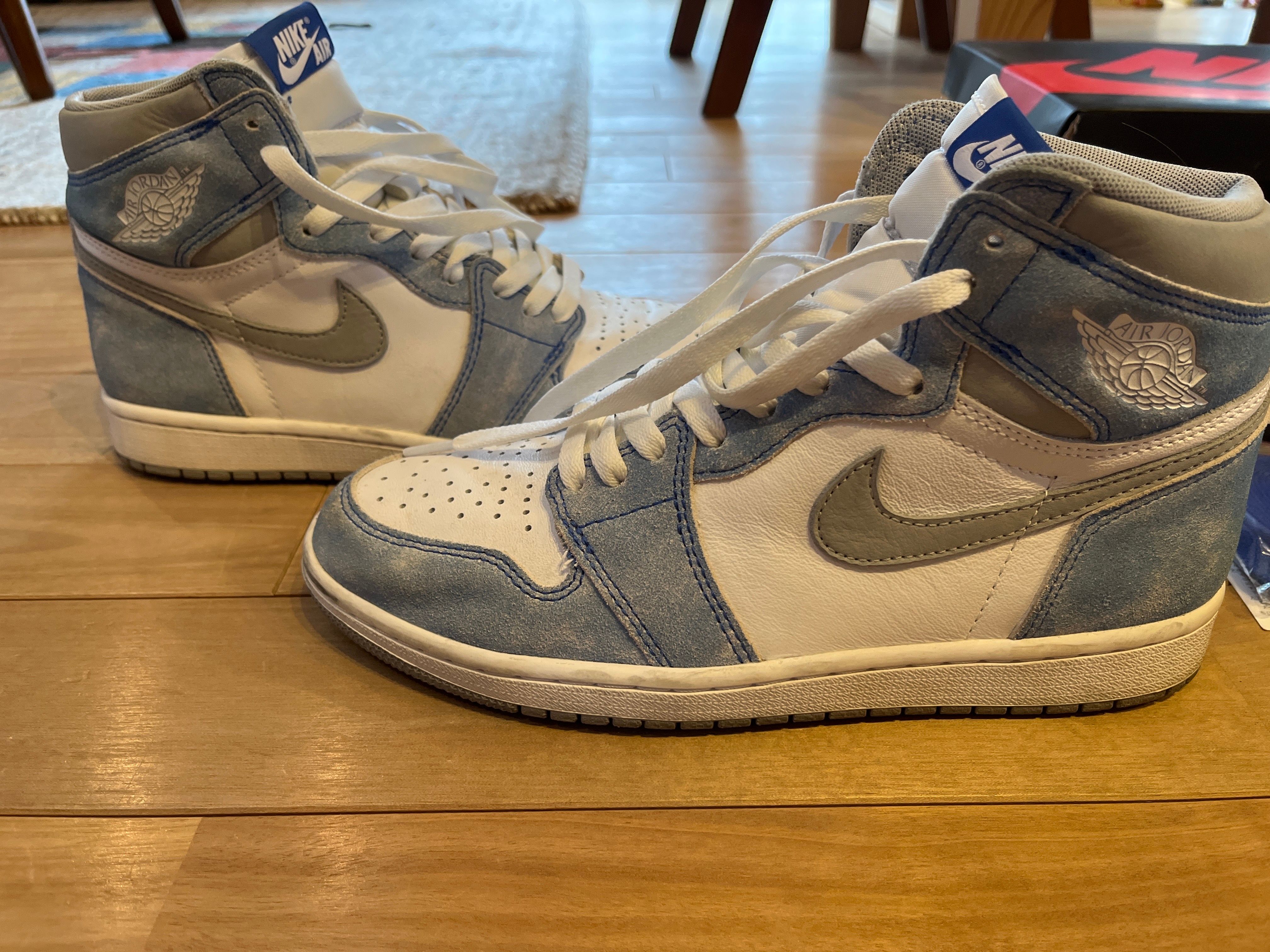 Nike Air Jordan 1 High OG "Hyper Royal"