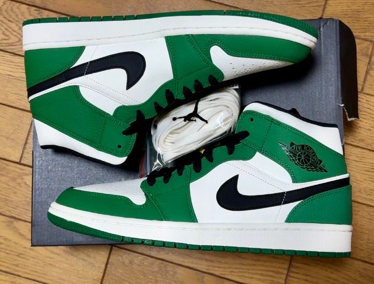 Nike Air Jordan 1 Mid "Pine Green"