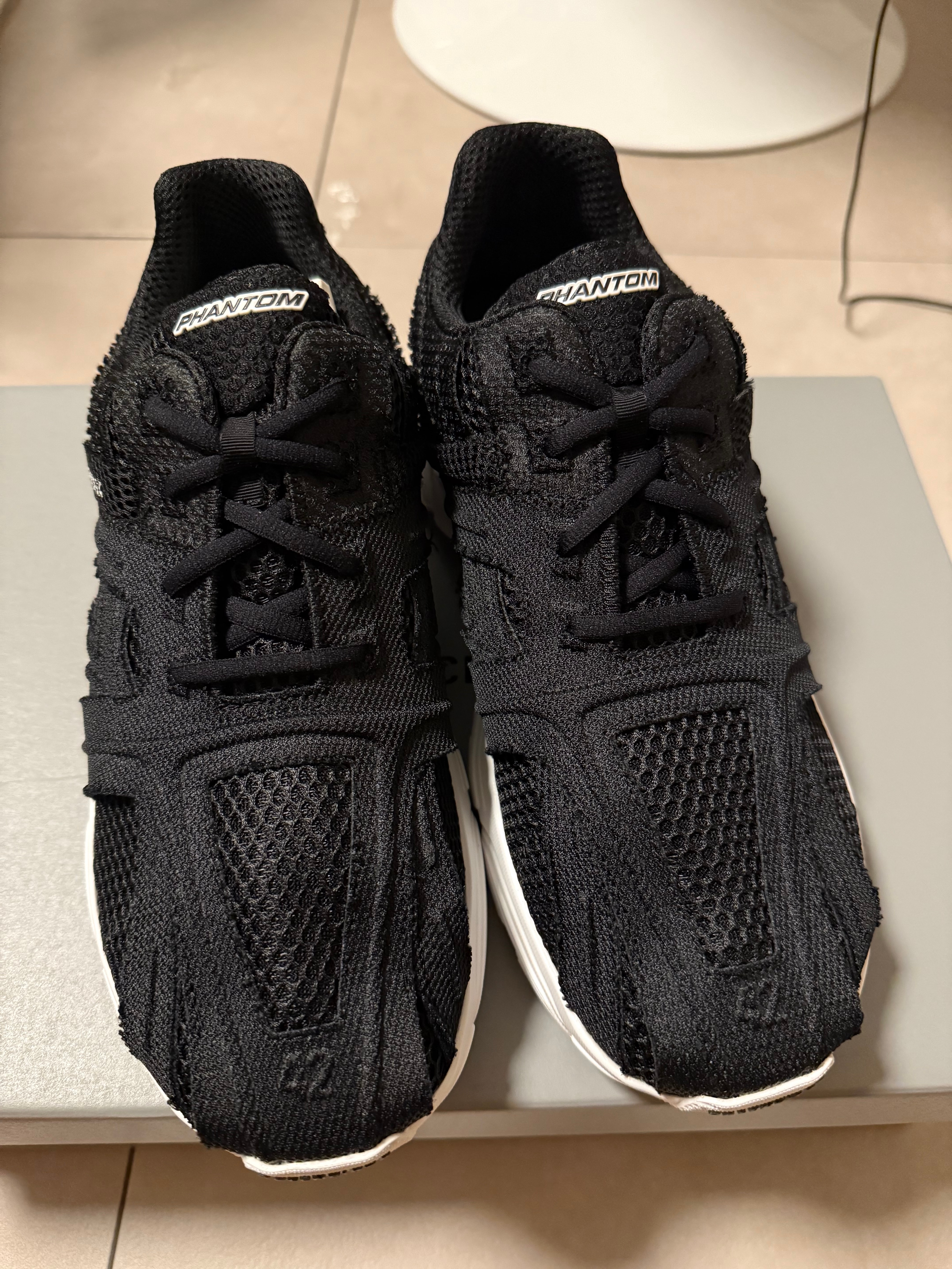 バレンシアガ ウィメンズ ファントム スニーカー 