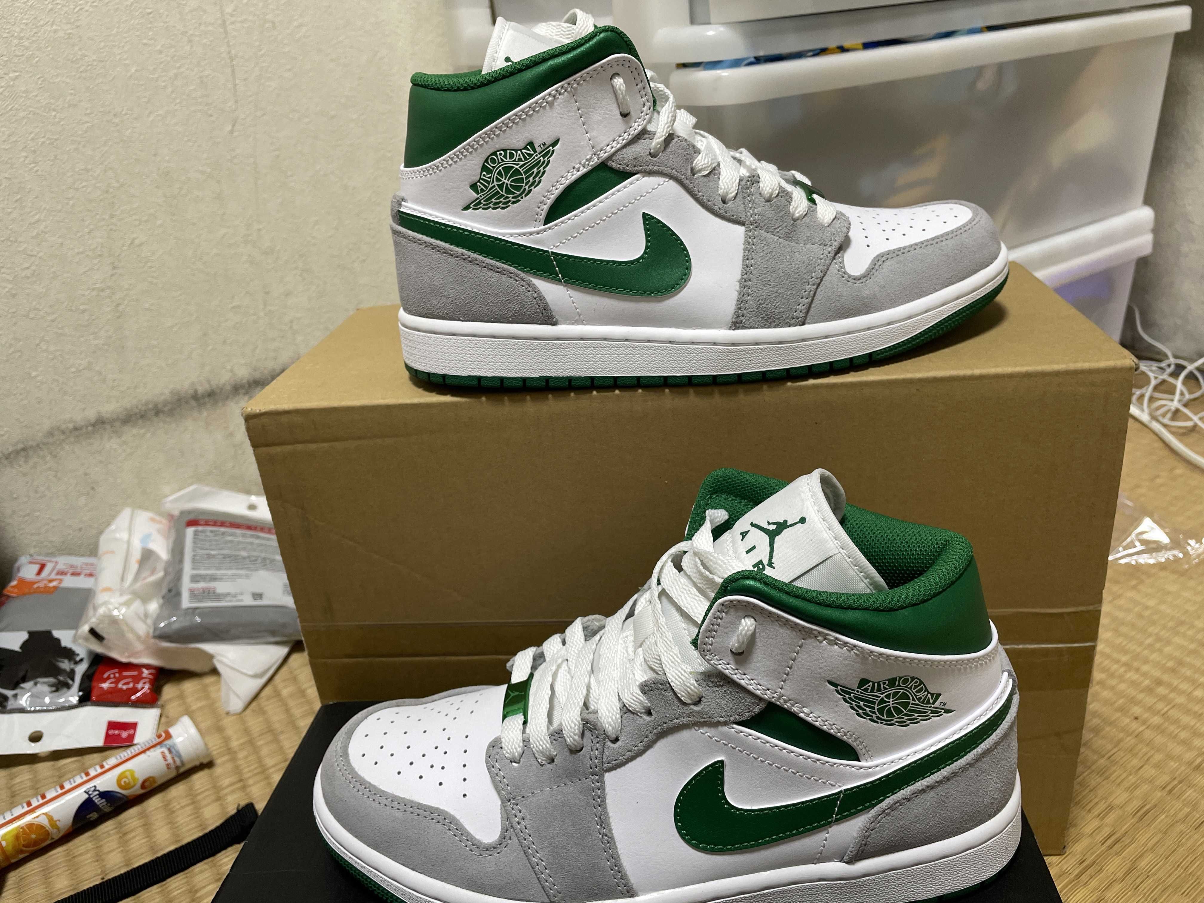 Nike Air Jordan 1 Mid "Green Grey White"