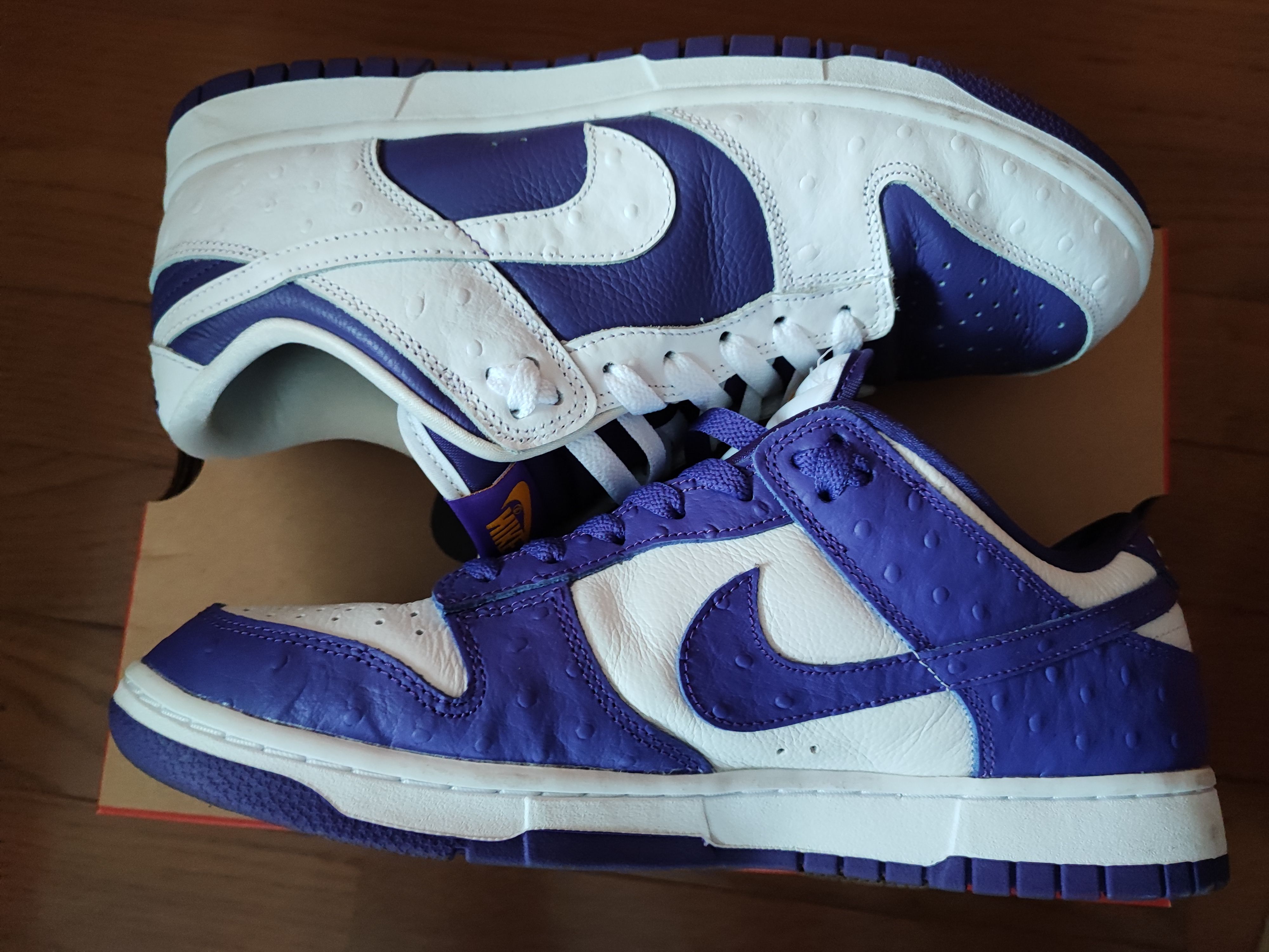 Nike Women's Dunk Low "Made You Look"