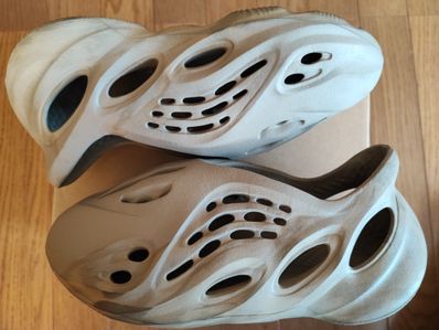 adidas YEEZY Foam Runner "Stone Sage"