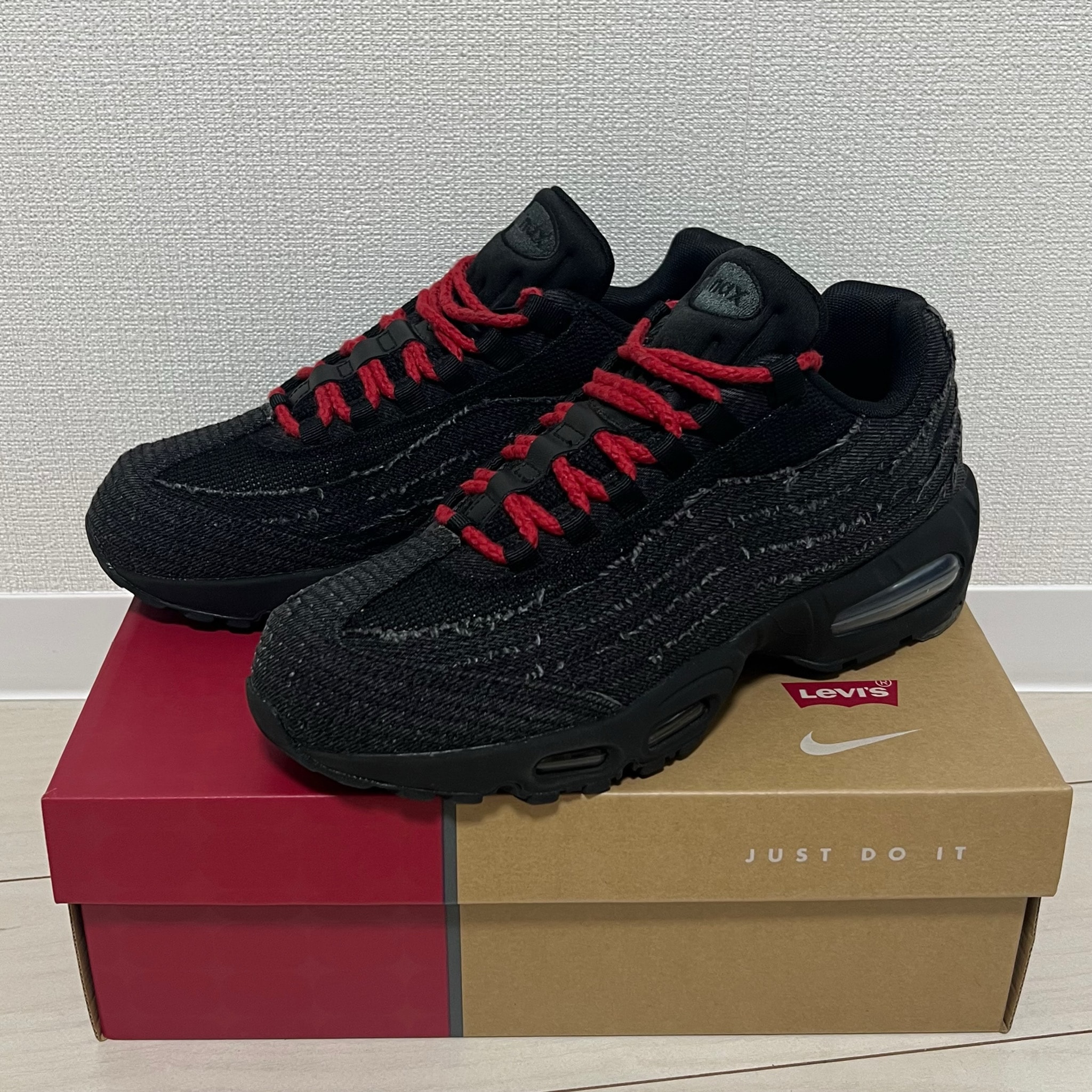 Levi's × Nike Air Max 95 OG "Denim Black"